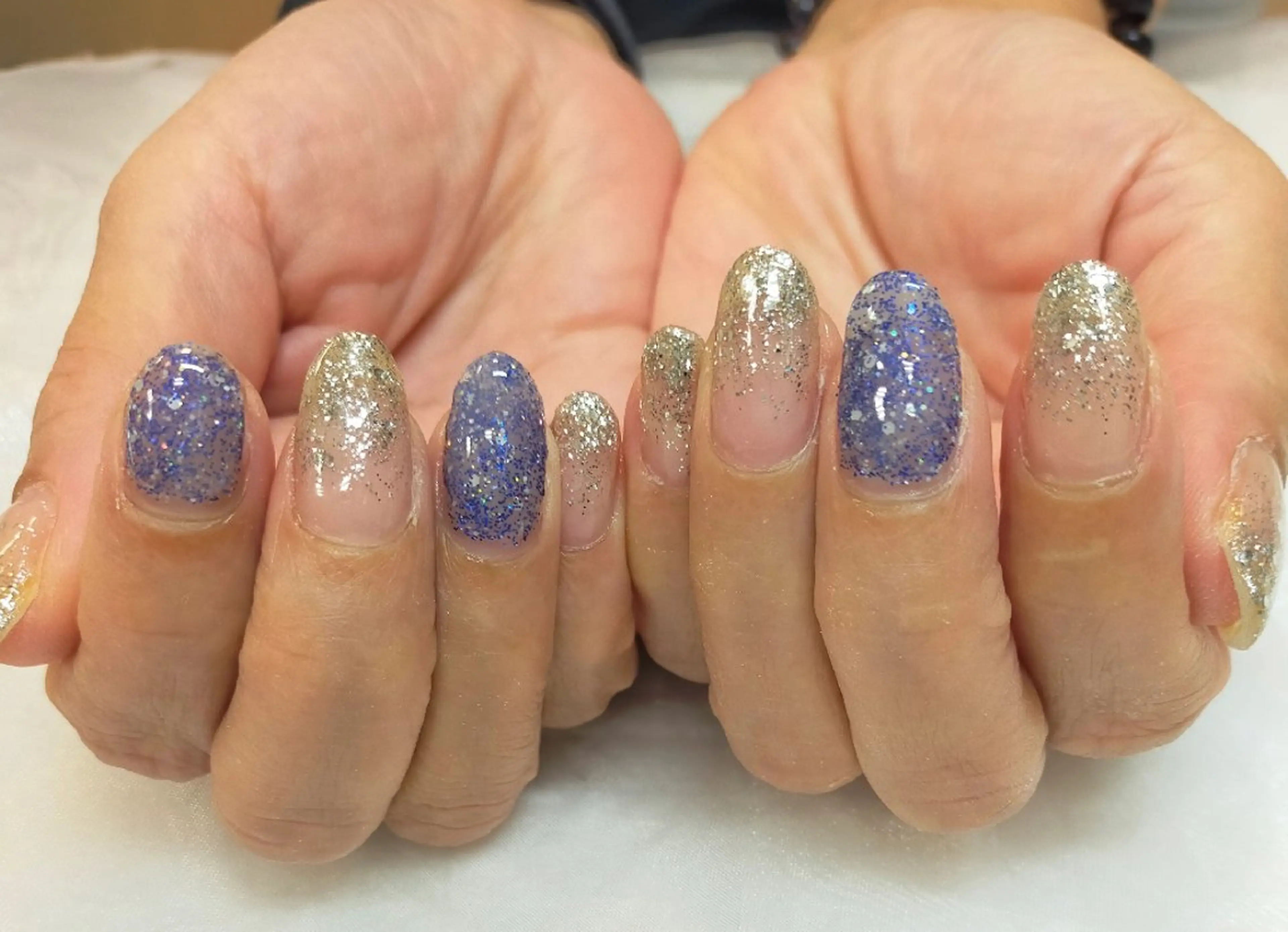 ネイル ブルー ラメ(グリッター) ラメグラデーション シルバー 夏ネイル maruyasu. yのネイルデザイン