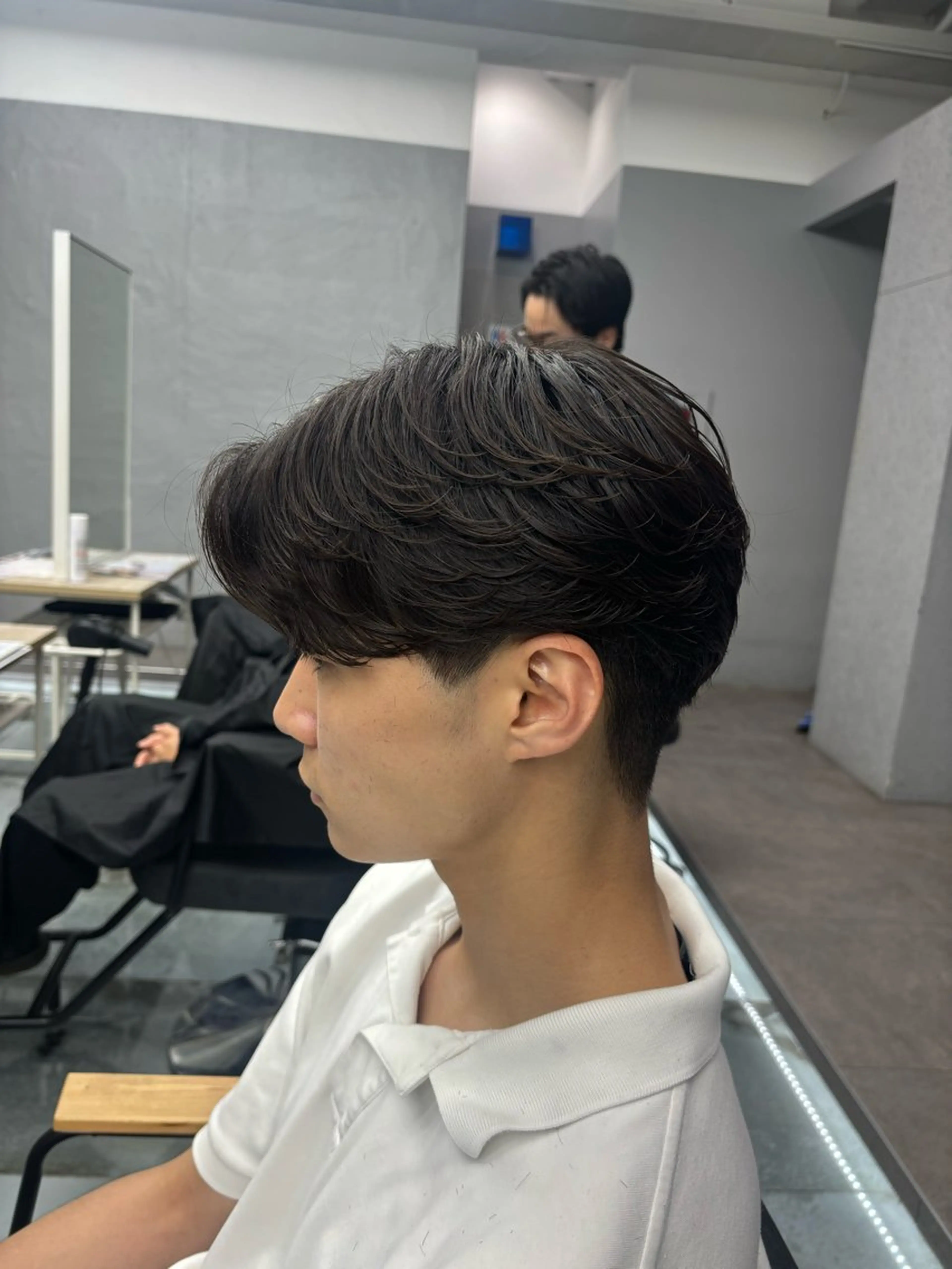 ショート パーマ メンズ センターパート カット パーマ メンズパーマ/韓国 ヘア/Mino🤍のヘアスタイル