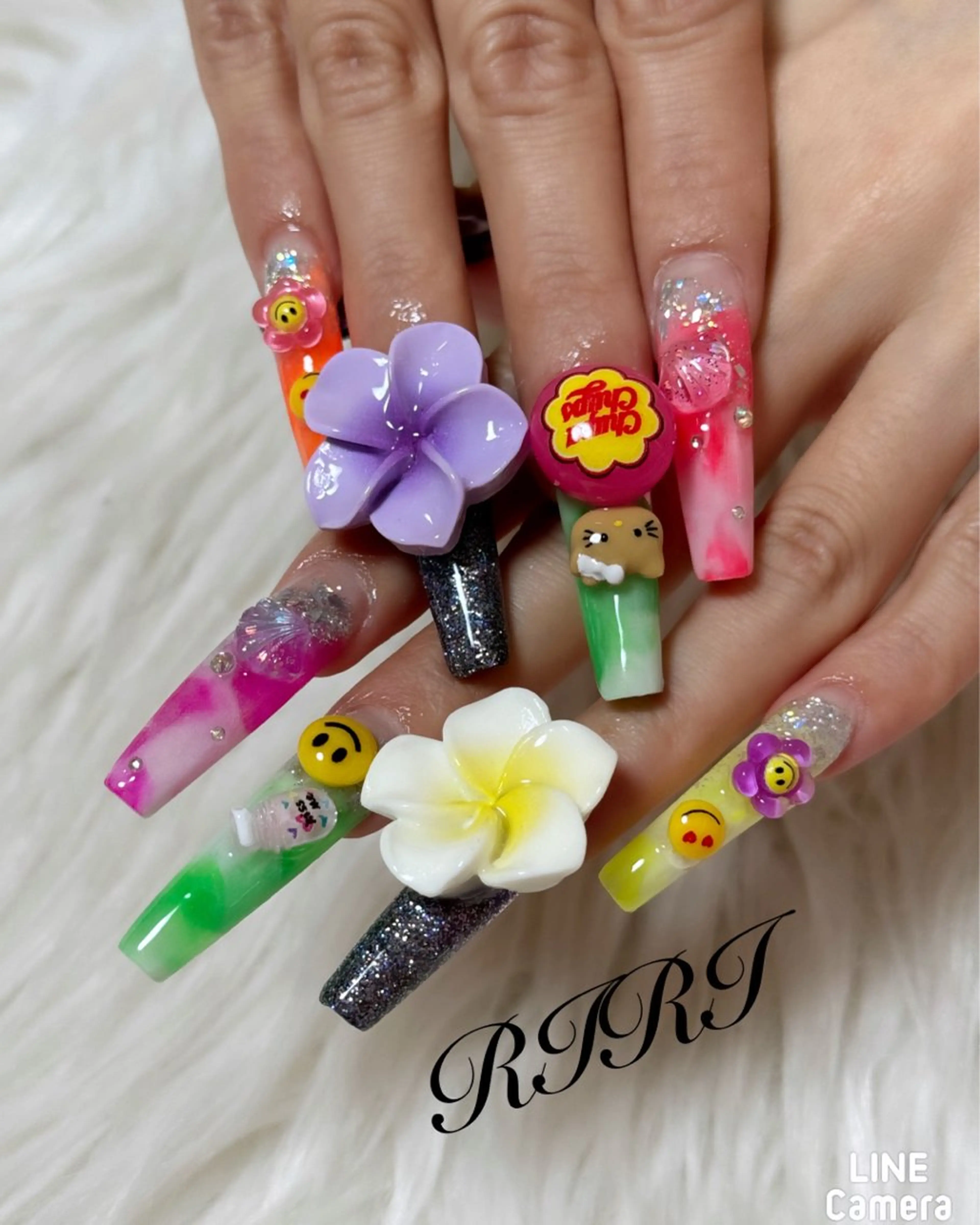 ネイル ジェルネイル ラメ(グリッター) ロングネイル 大理石ネイル(マーブル) スカルプネイル ハンドネイル riri オーナーのネイルデザイン