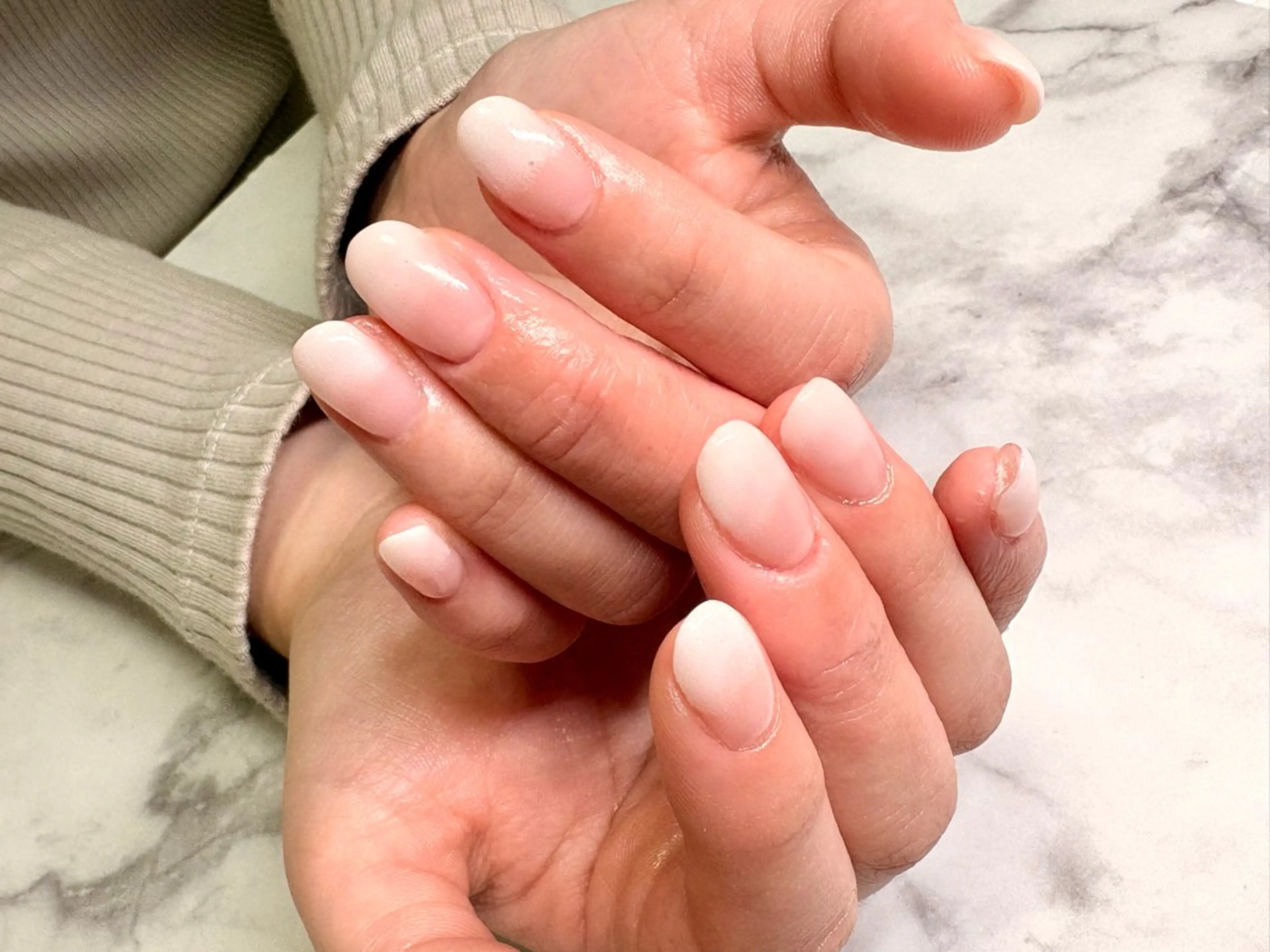 ネイル グラデーション -TOIRO- Eriのネイルデザイン