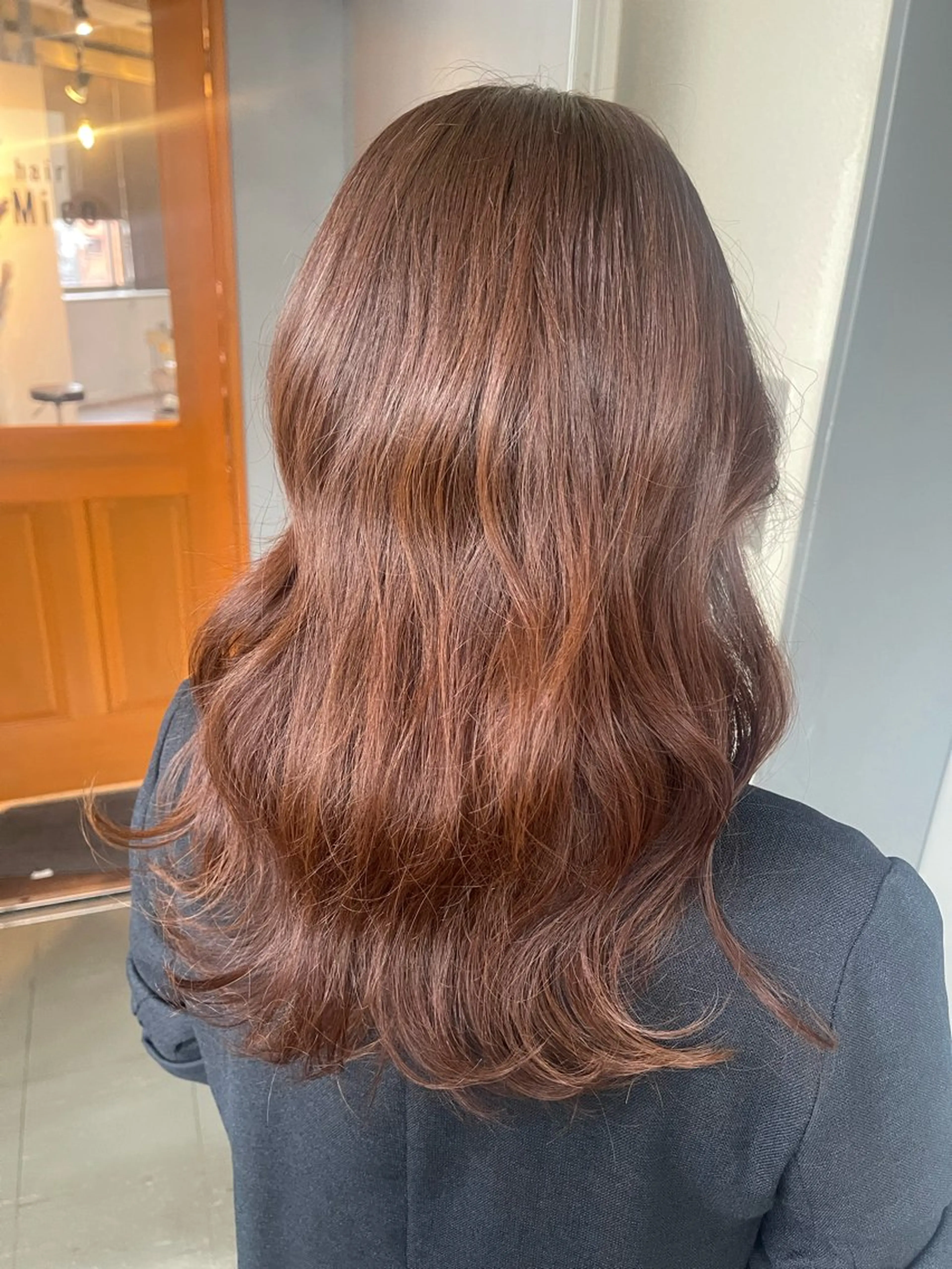 ロング カラー 岩谷/ブリーチ 🪽透明感カラーのヘアスタイル