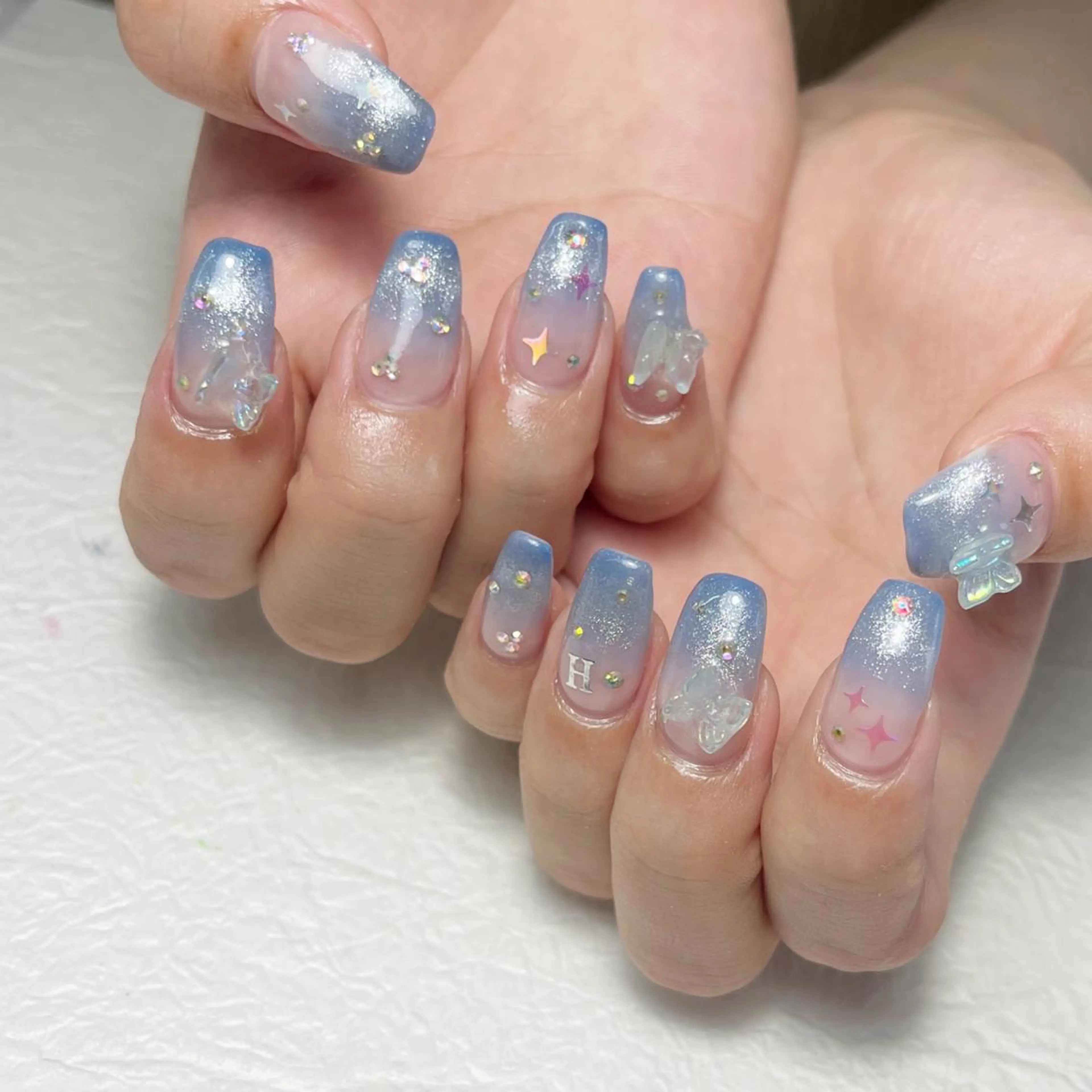 ネイル アートネイル ブルー フットネイル ジェルネイル キラキラネイル Y nail なんば堀江店のネイルデザイン