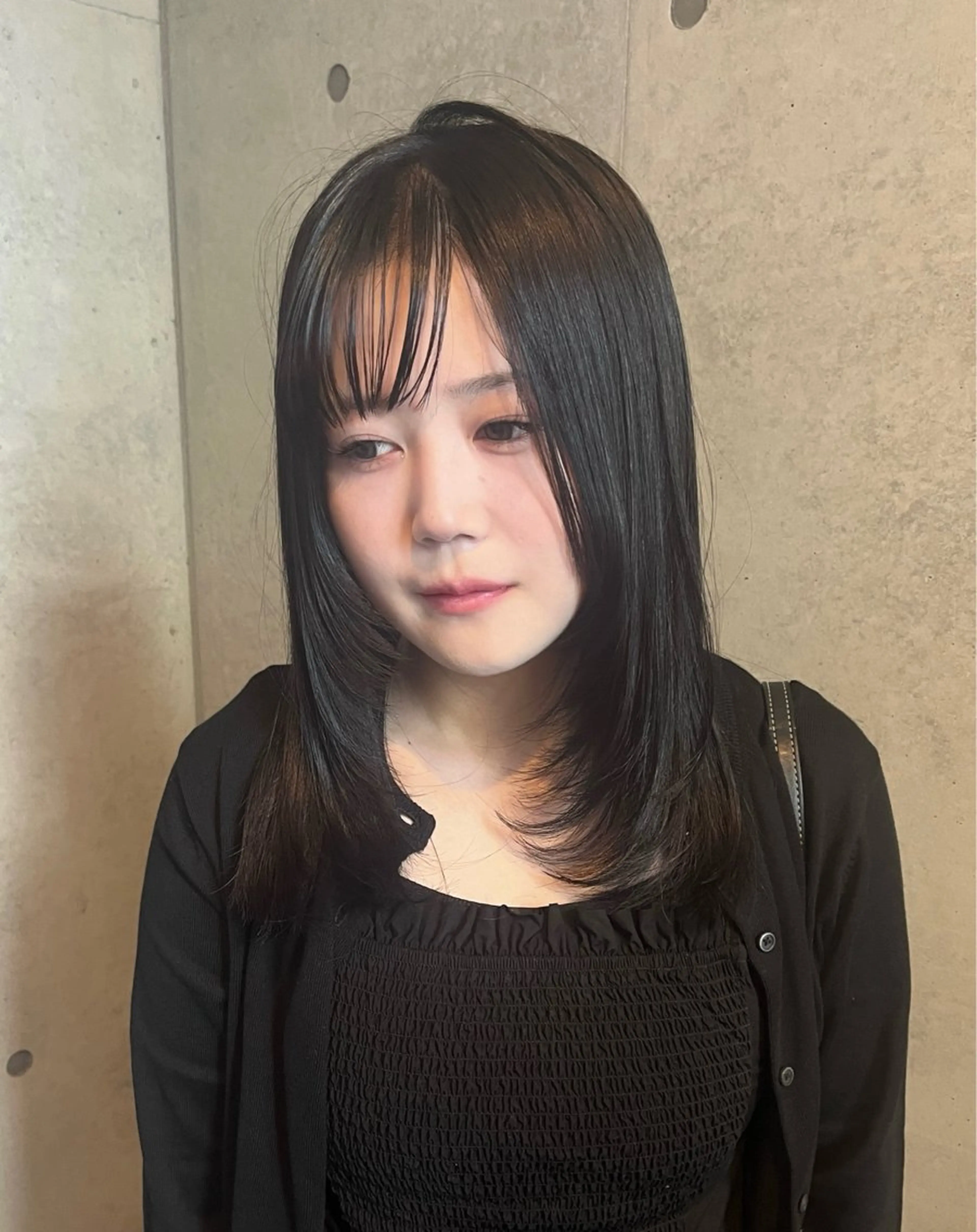 セミロング カラー 広香🪽ハイトーン/ レイヤー/ヘアセットのヘアスタイル