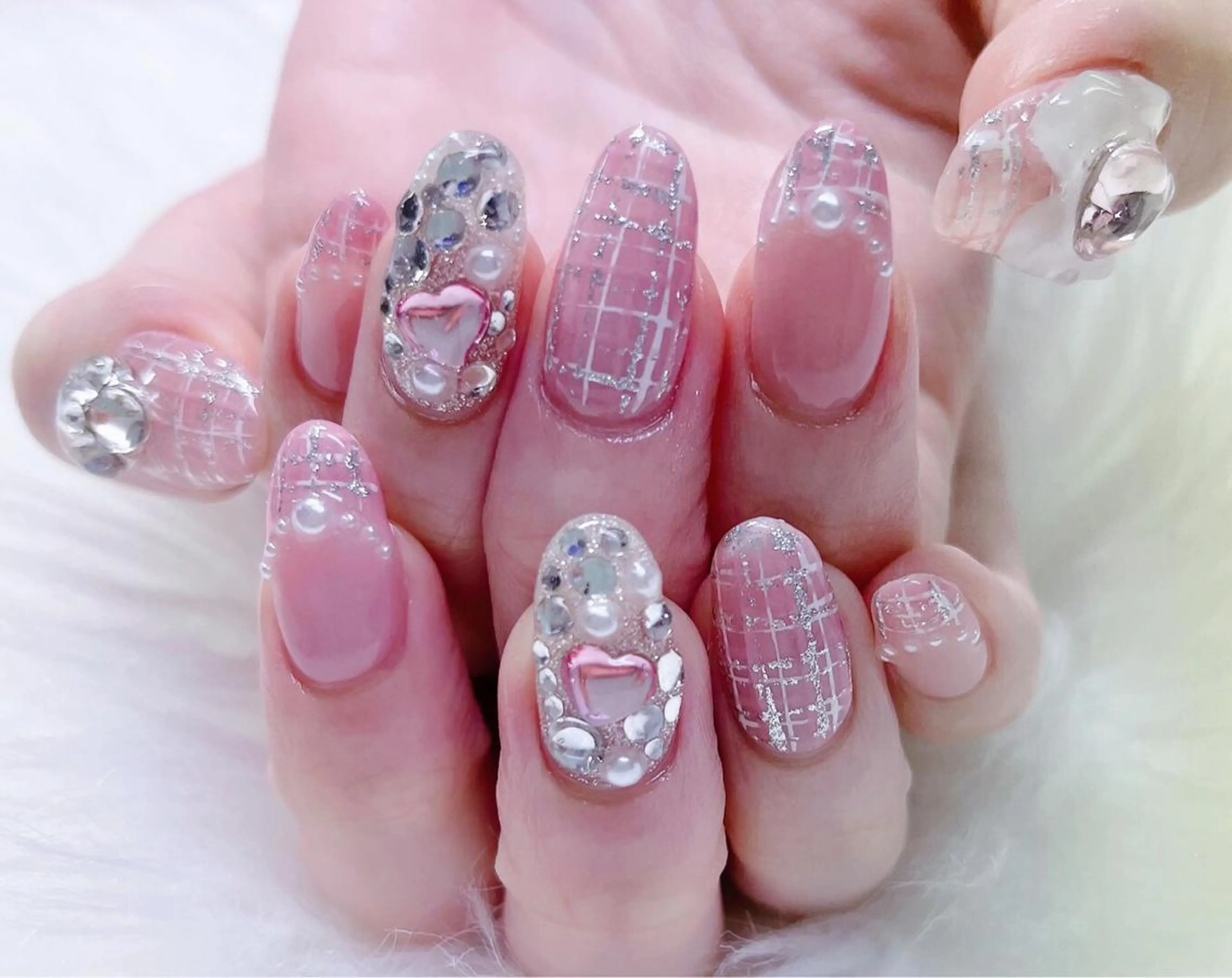 ネイル ハンドネイル MoonNail ユリ🌸のネイルデザイン