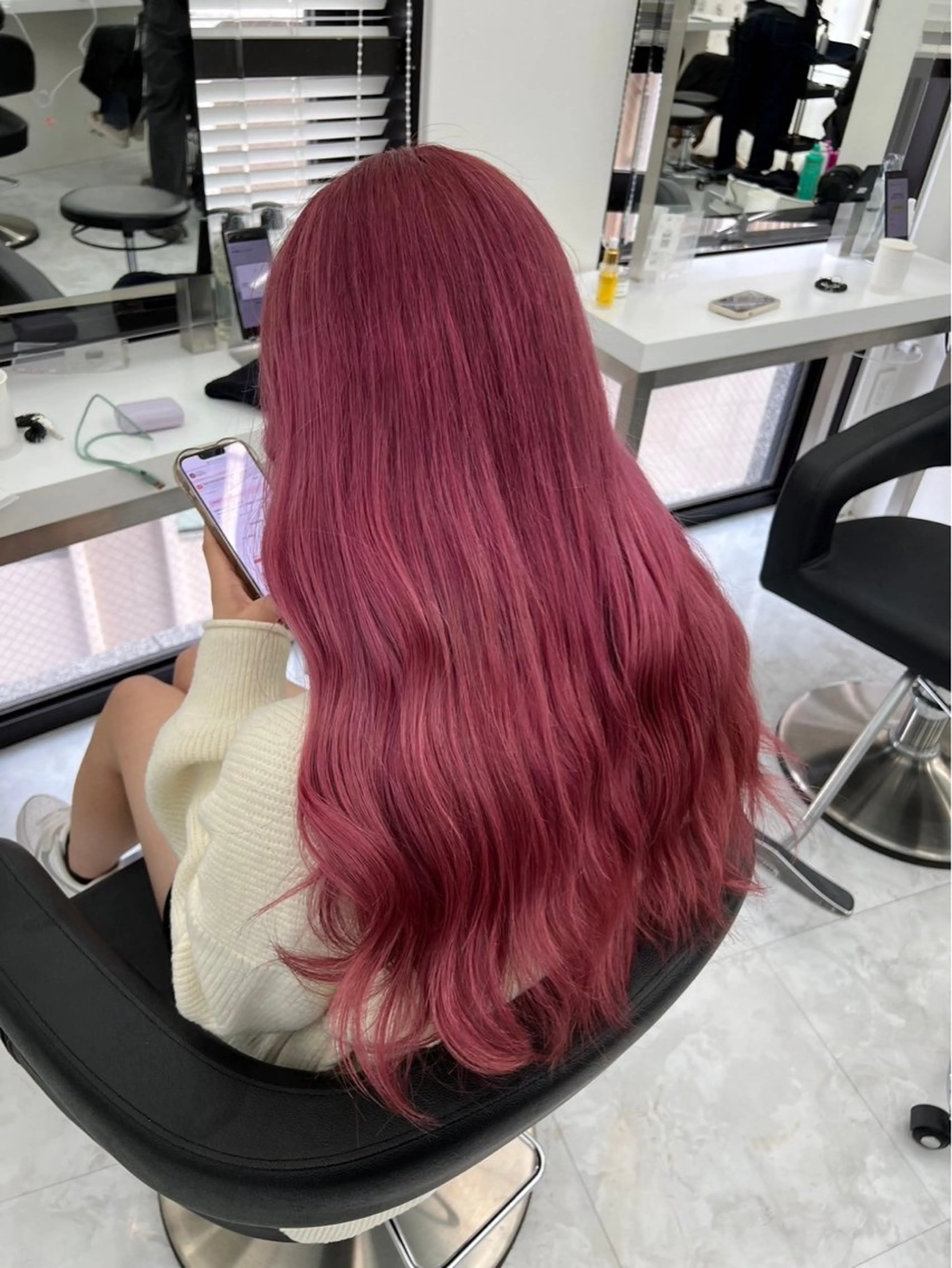 ロング Yoki.【ﾖｷ】 OMI／透明感カラーのヘアスタイル