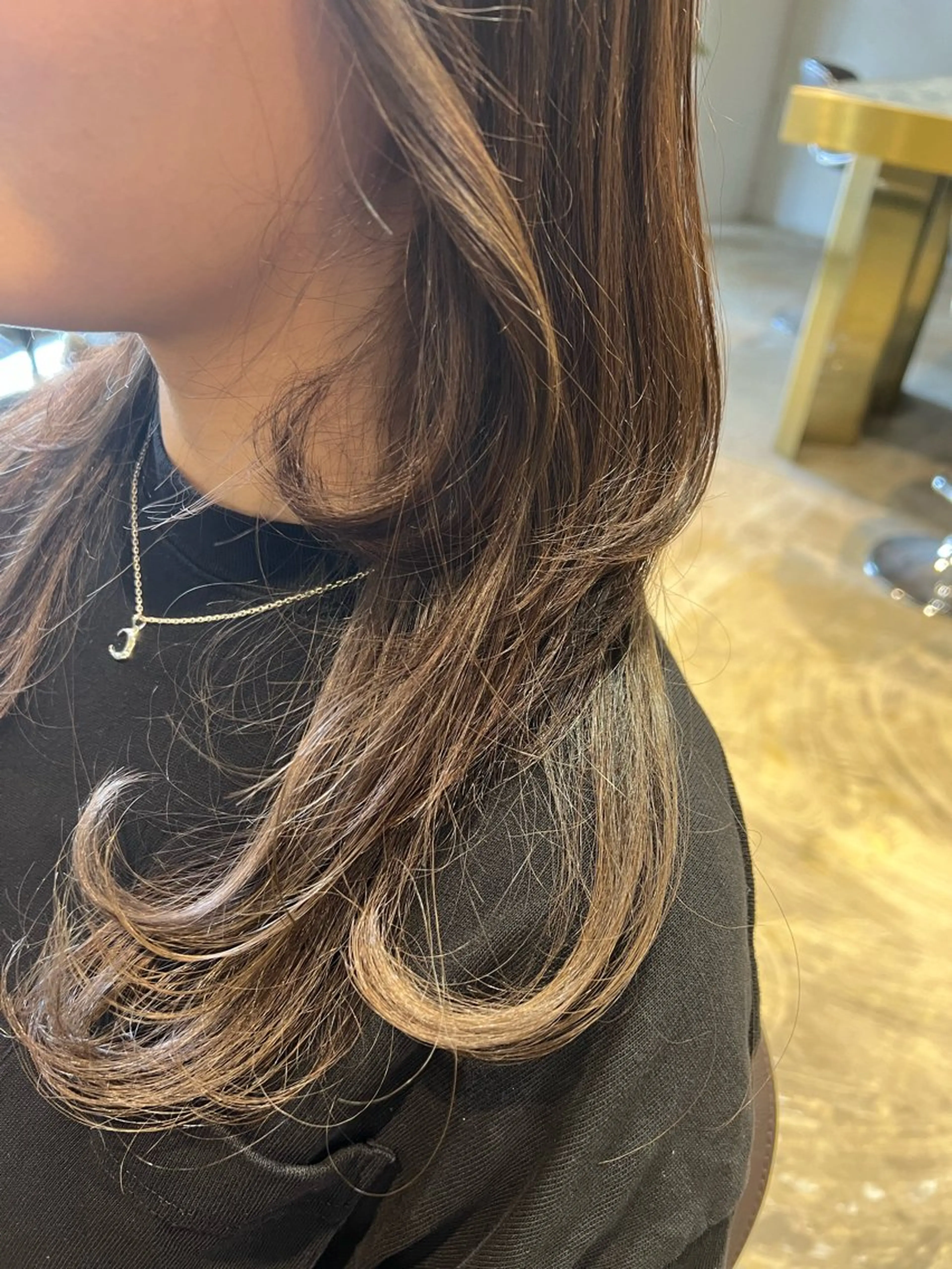 ミディアム カラー インナーカラー レイヤーカット ヘアカラー トリートメント ヘッドスパ カラースペシャリスト しょう🧑🏼‍🎨のヘアスタイル