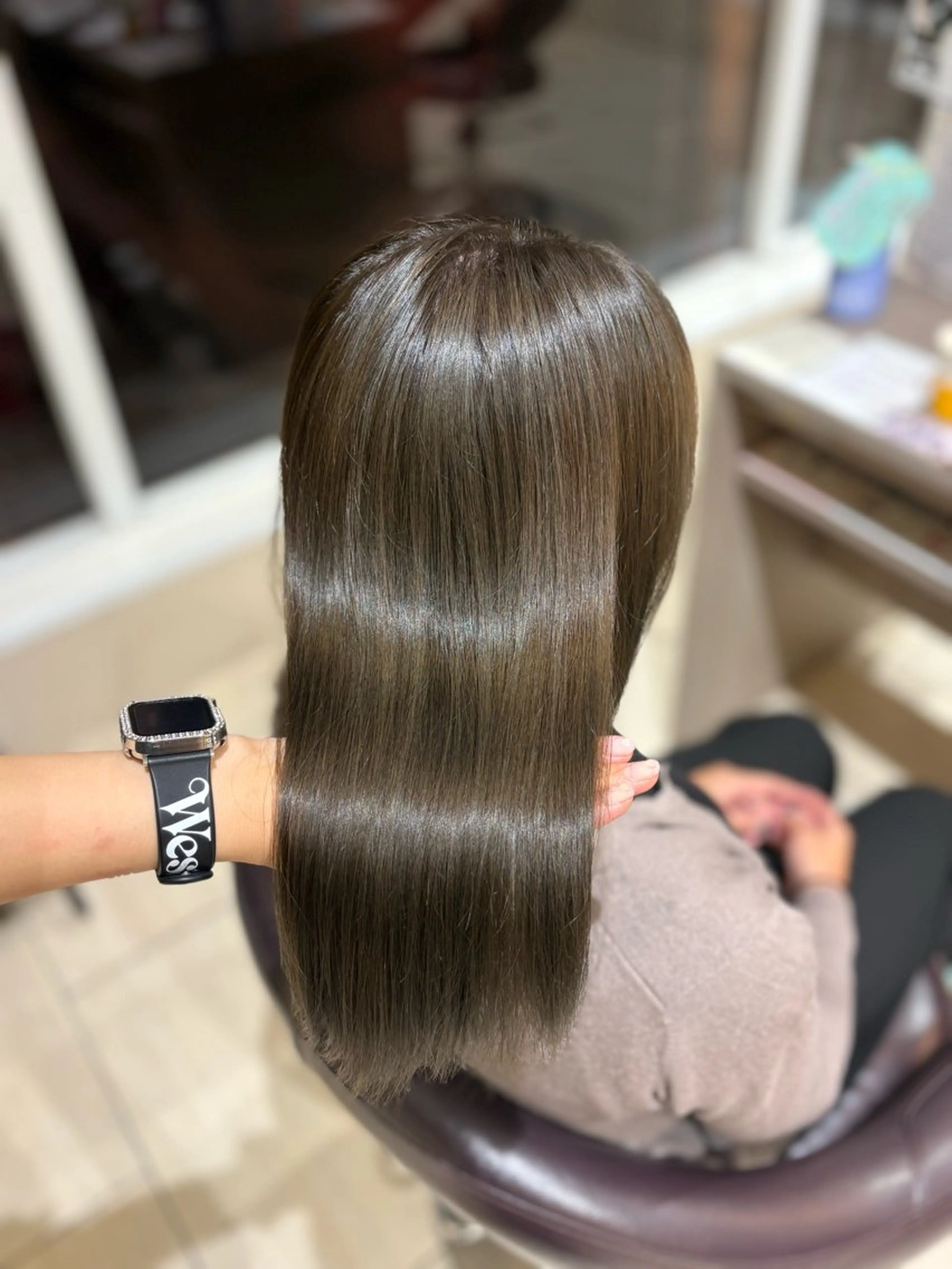 ロング カラー アッシュ オリーブアッシュ りん ♡⸝⸝ うる艶カラー✧︎*。のヘアスタイル