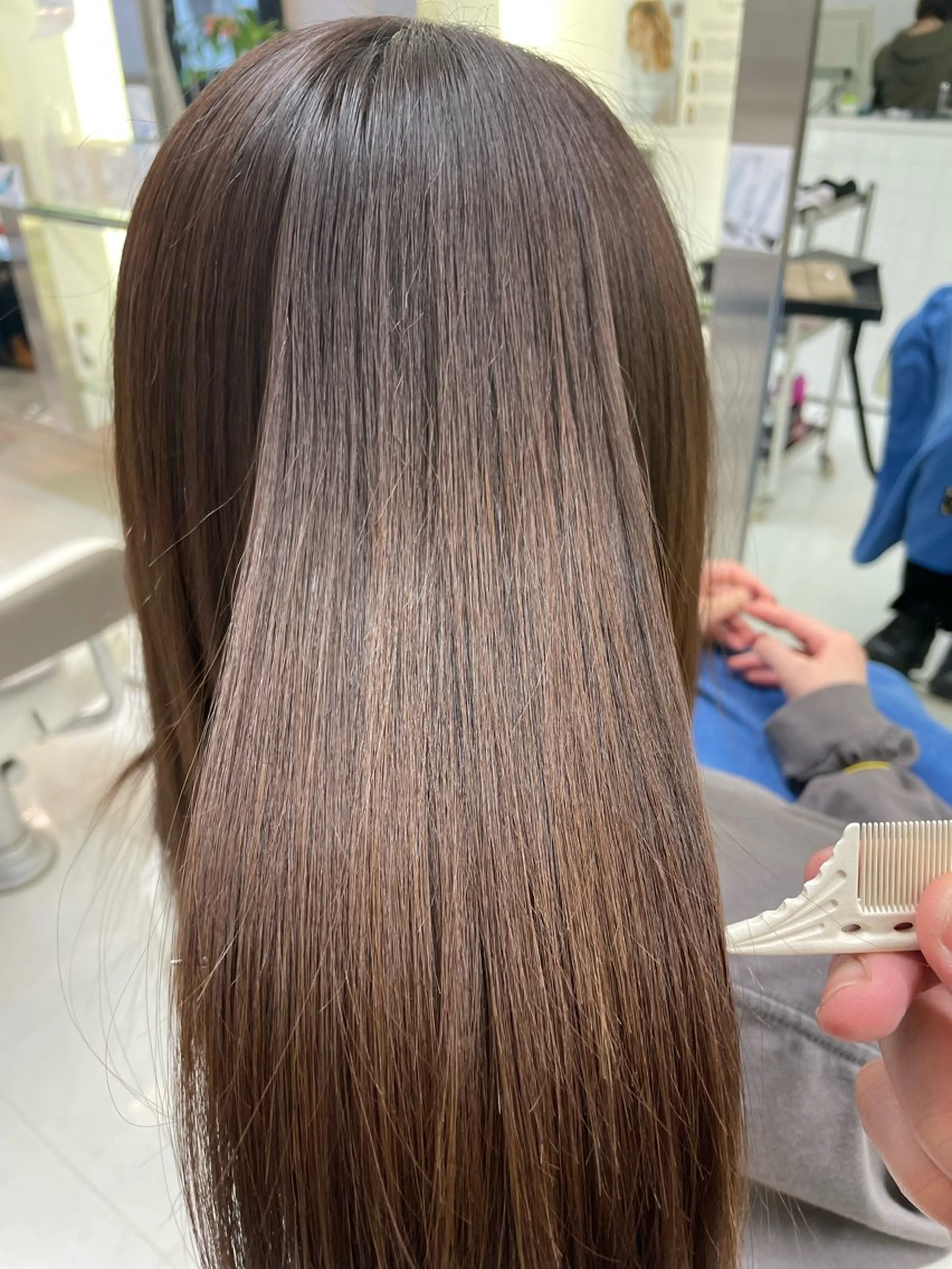 セミロング ヒヨシ ルナのヘアスタイル