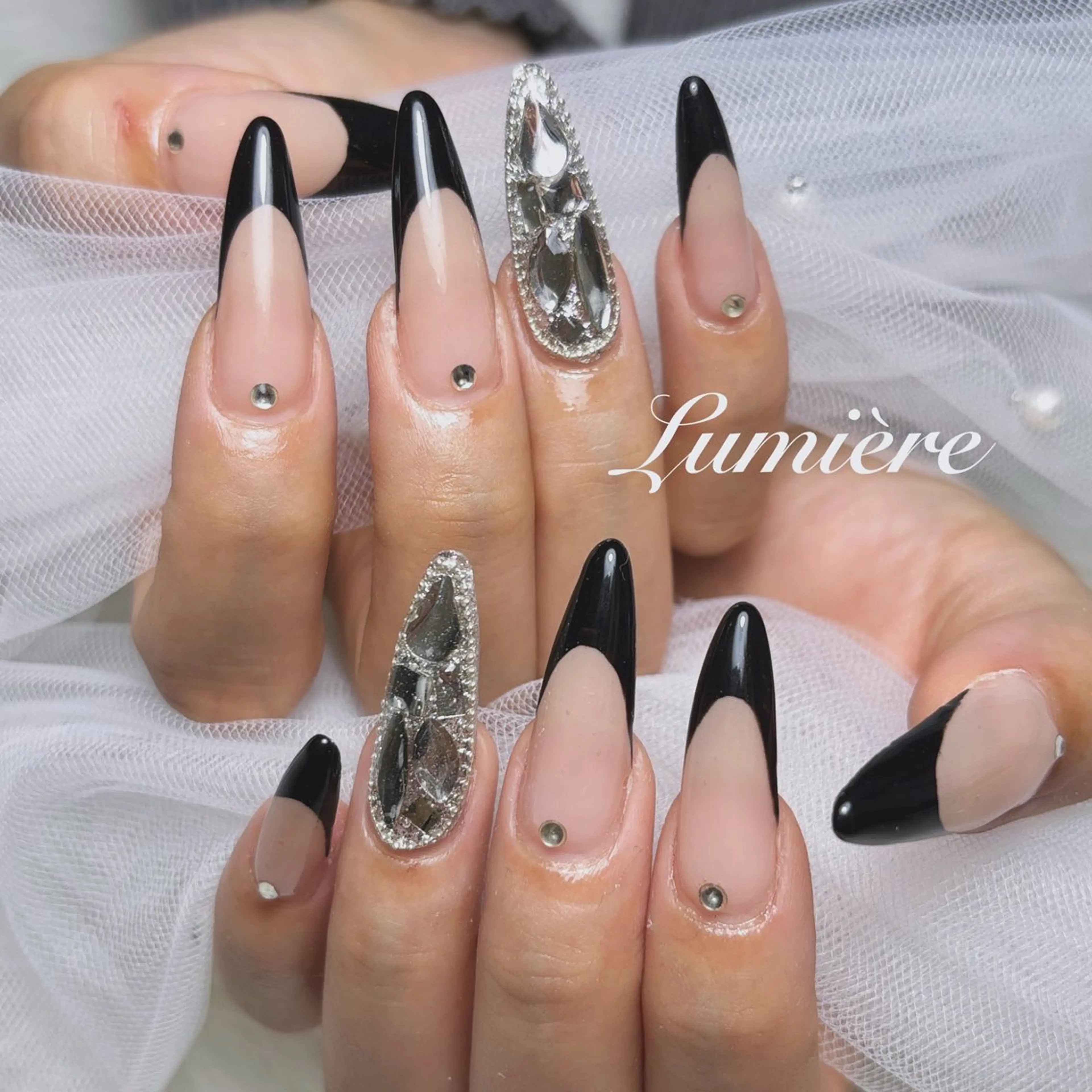 ネイル ロングネイル Lumière/ ロング/ワンホンのネイルデザイン