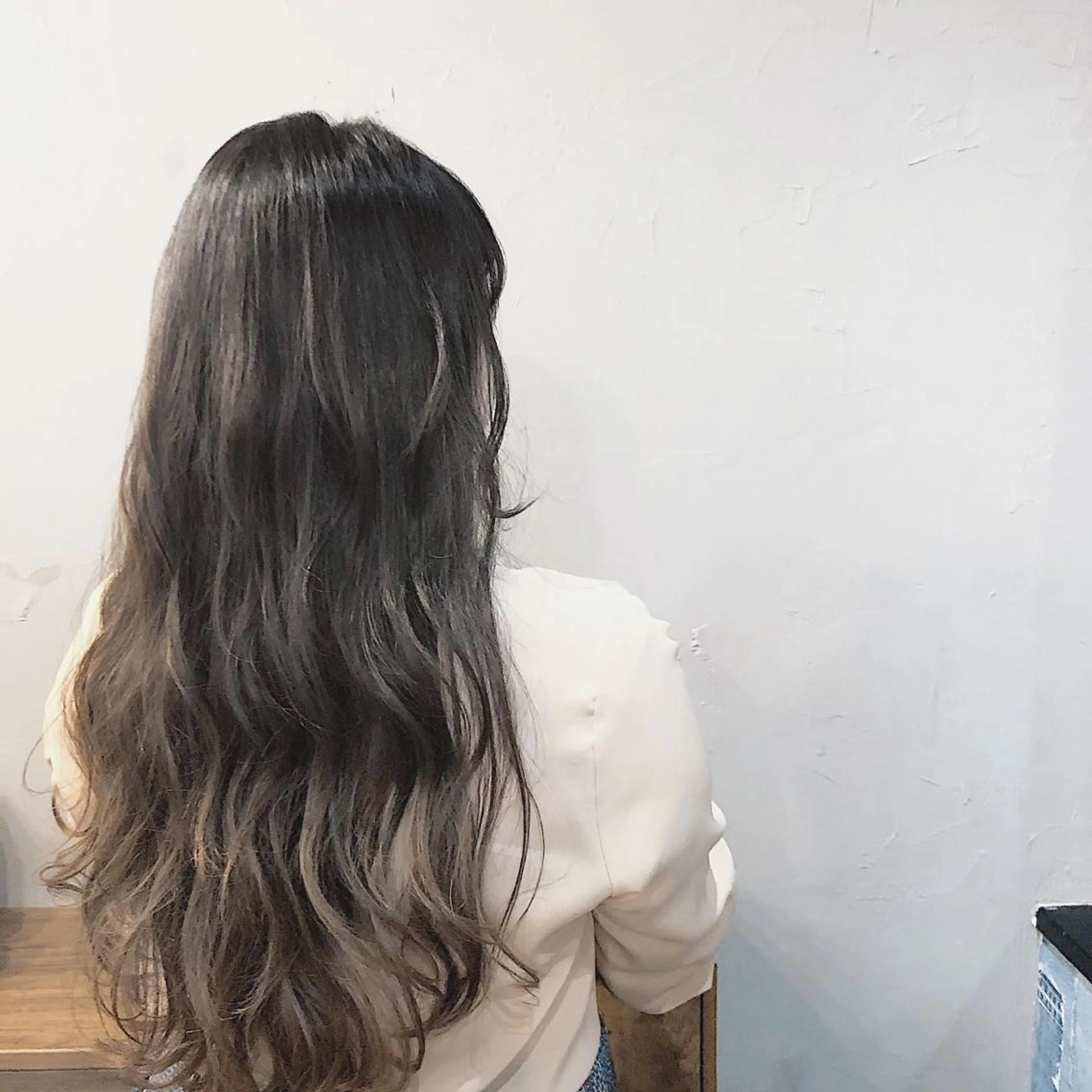 ロング カラー ブリーチ 透明感カラー グレージュ ハイライトカラー ハイライト カット ヘアカラー トリートメント 山口 浩之のヘアスタイル