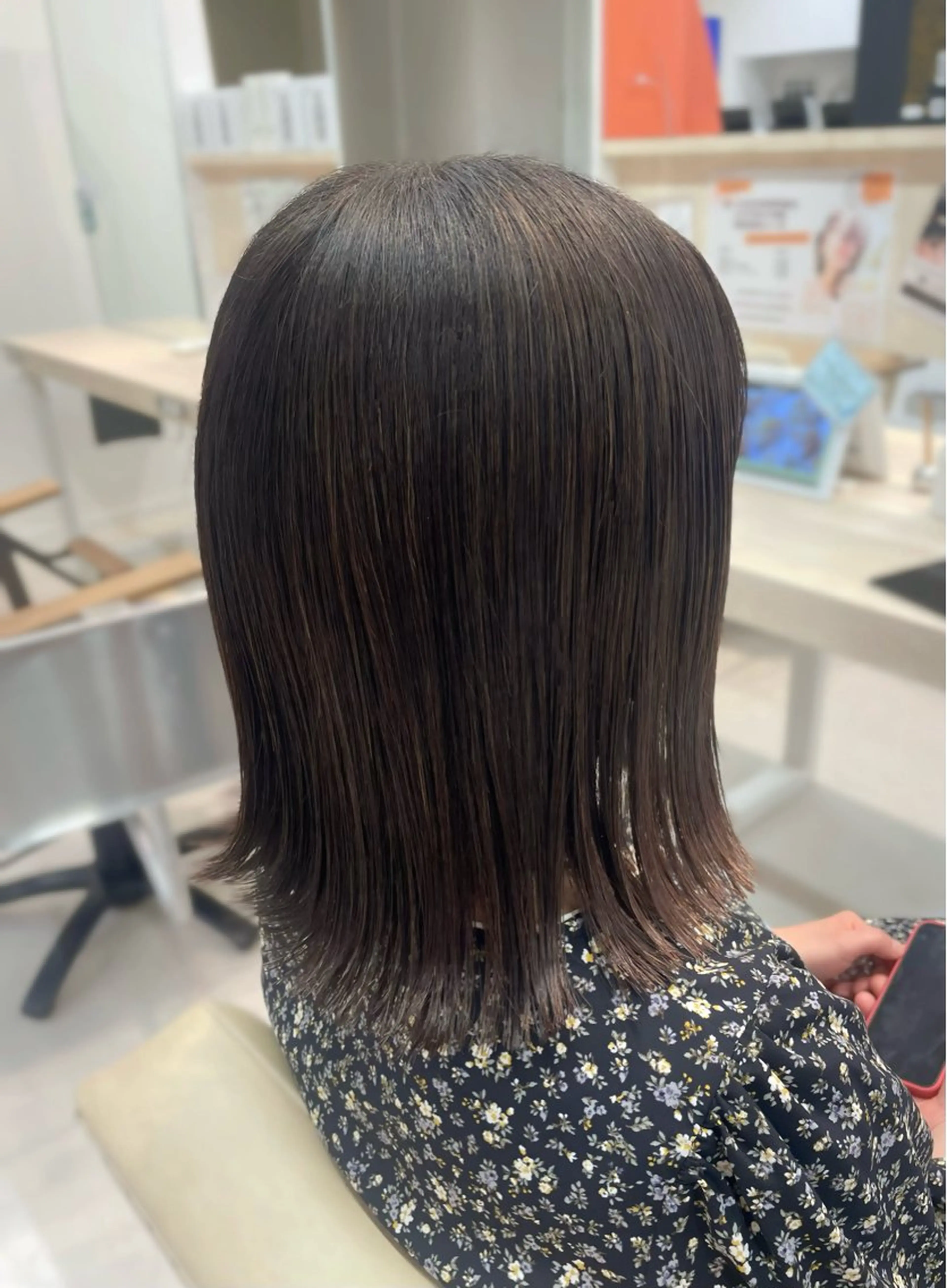 ミディアム ボブ 外ハネヘア カット ヘアカラー かずや🍀/髪質改善 /艶髪カラー/眉毛のヘアスタイル