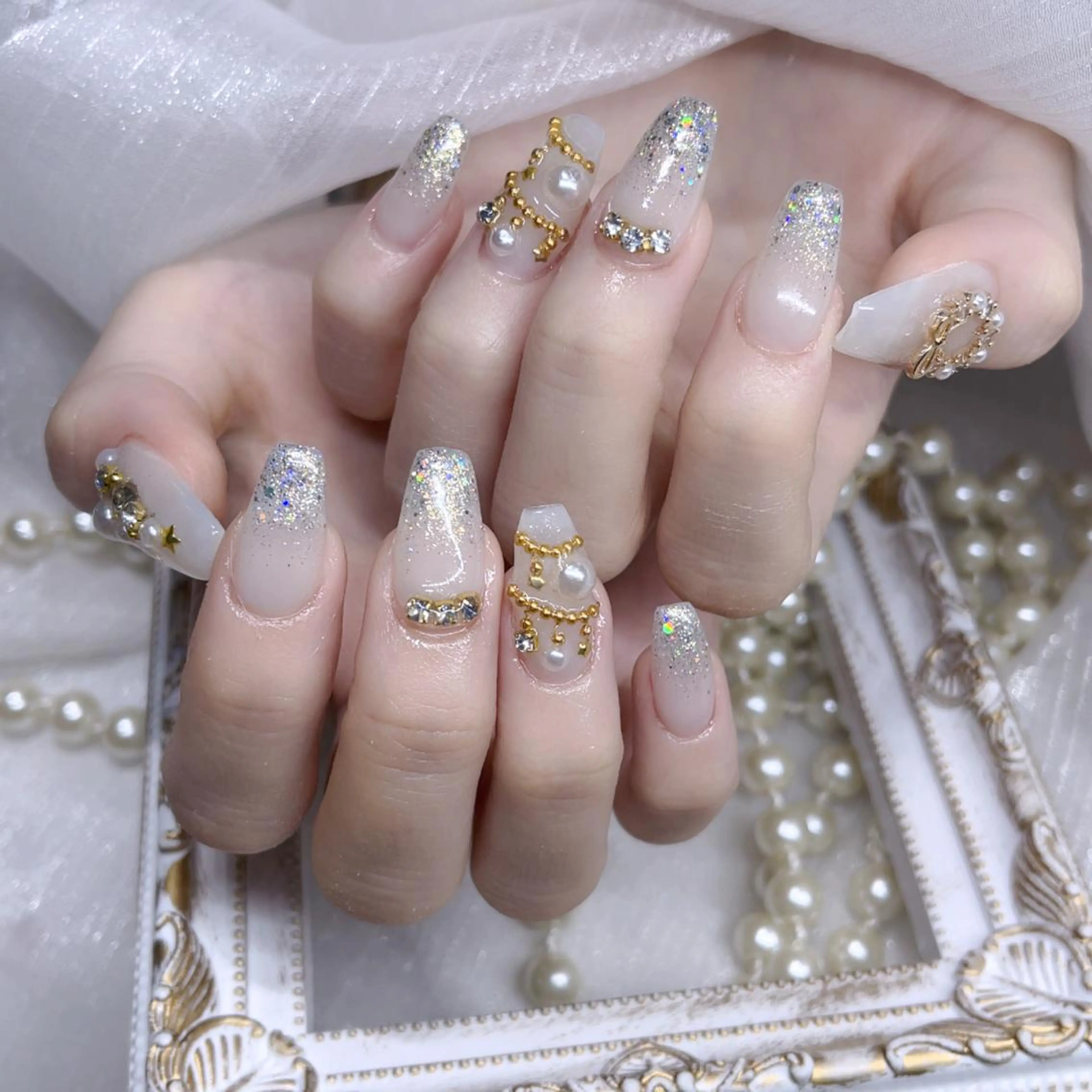 ネイル ハンドネイル Queens ciciのネイルデザイン