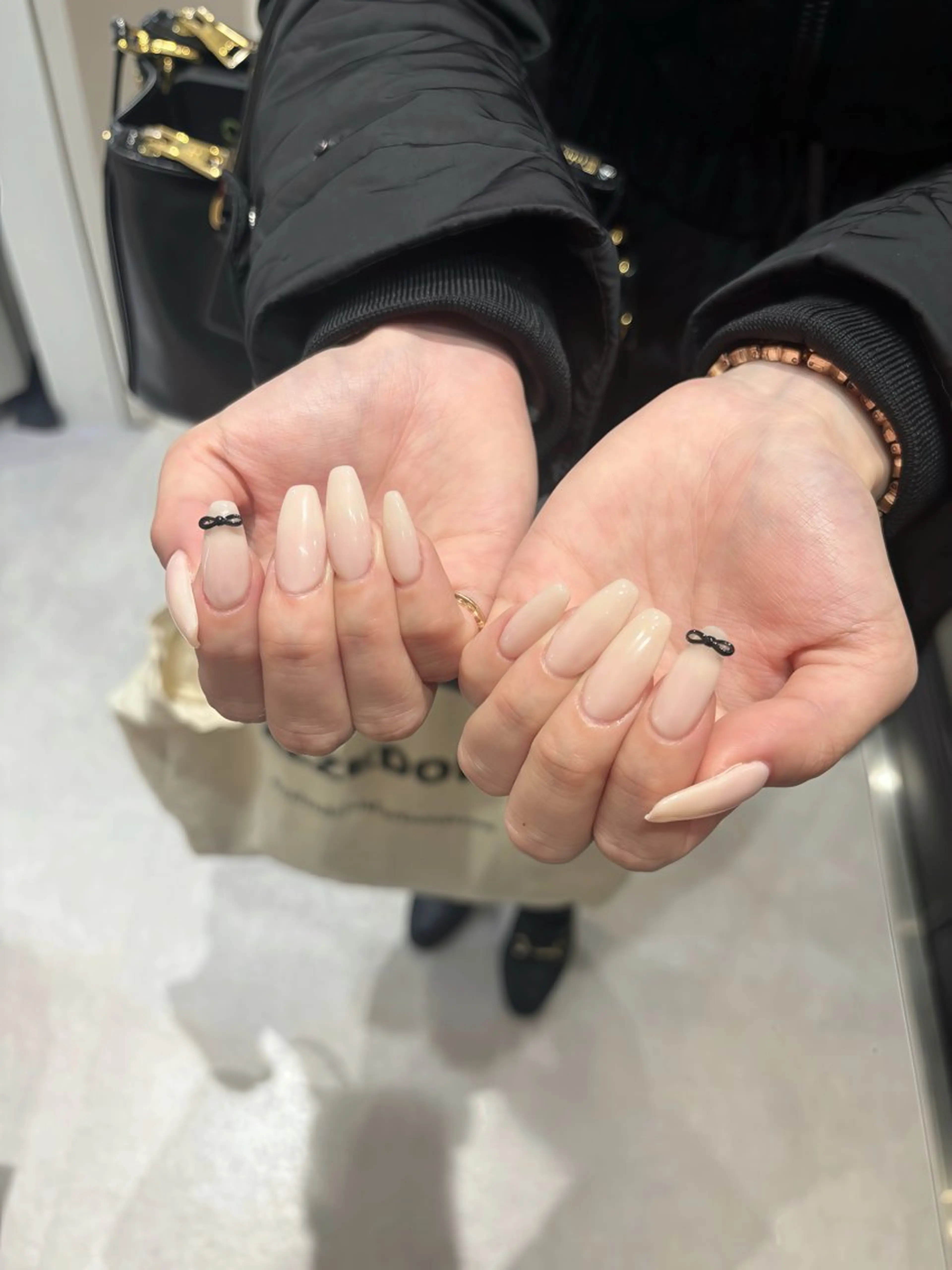 ネイル ワンカラーネイル リボン ハンドネイル GO TODAY シェアサロン Aimee店所属・ネイルサロン /しあわせたいむ🌱のネイルデザイン