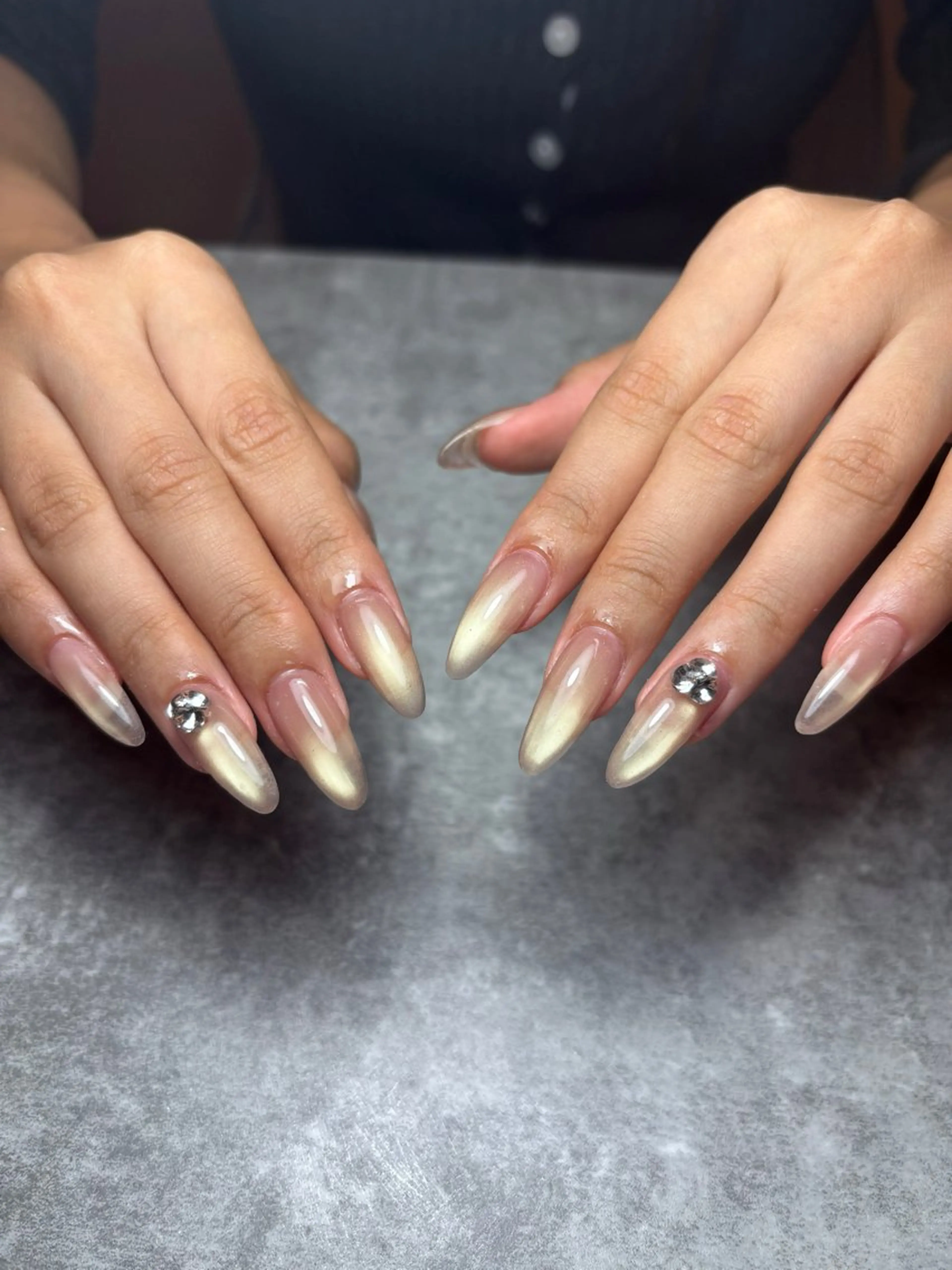 セミロング nailsalon unayのネイルデザイン