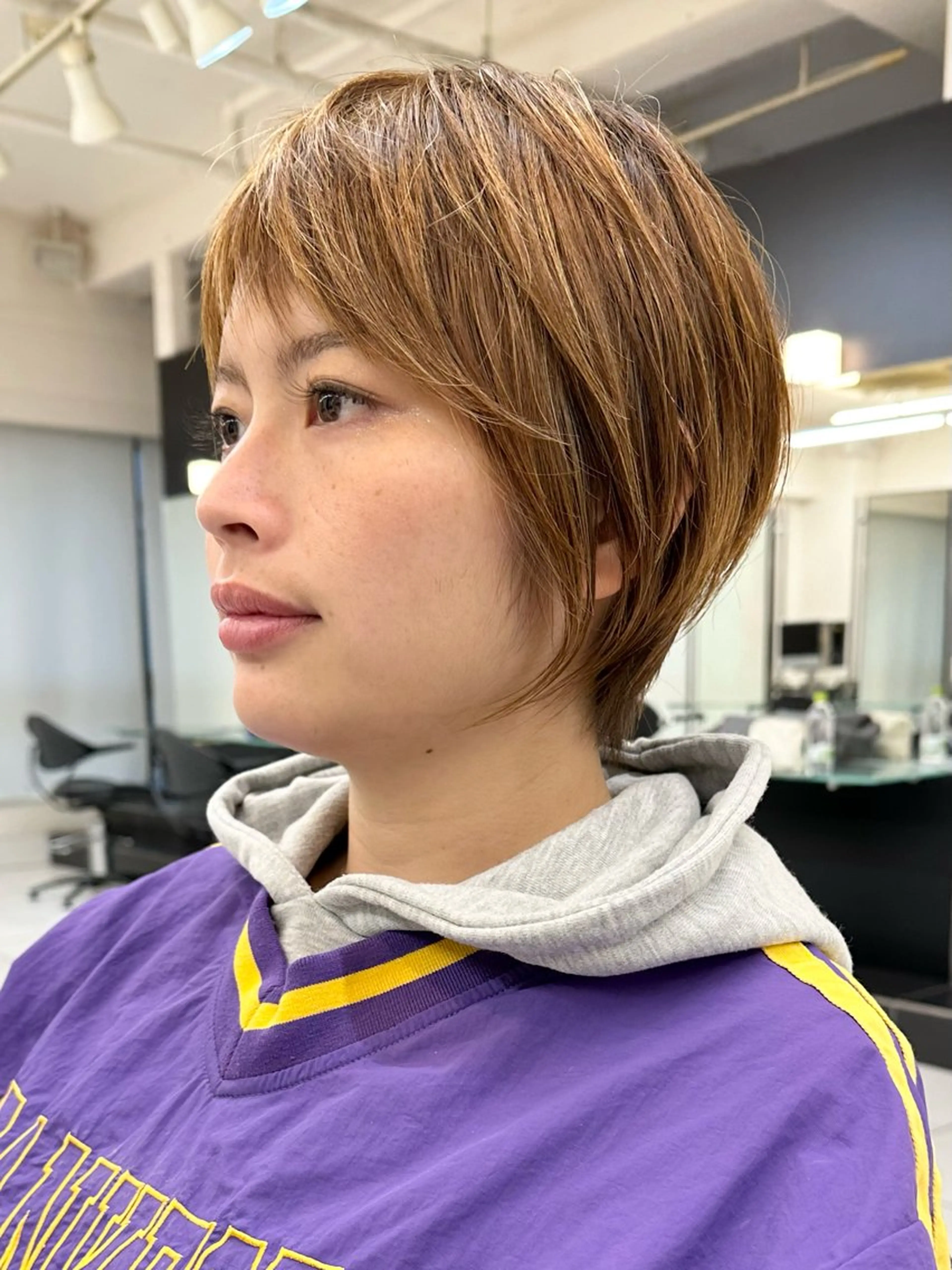 ショート カラー 小池 功のヘアスタイル
