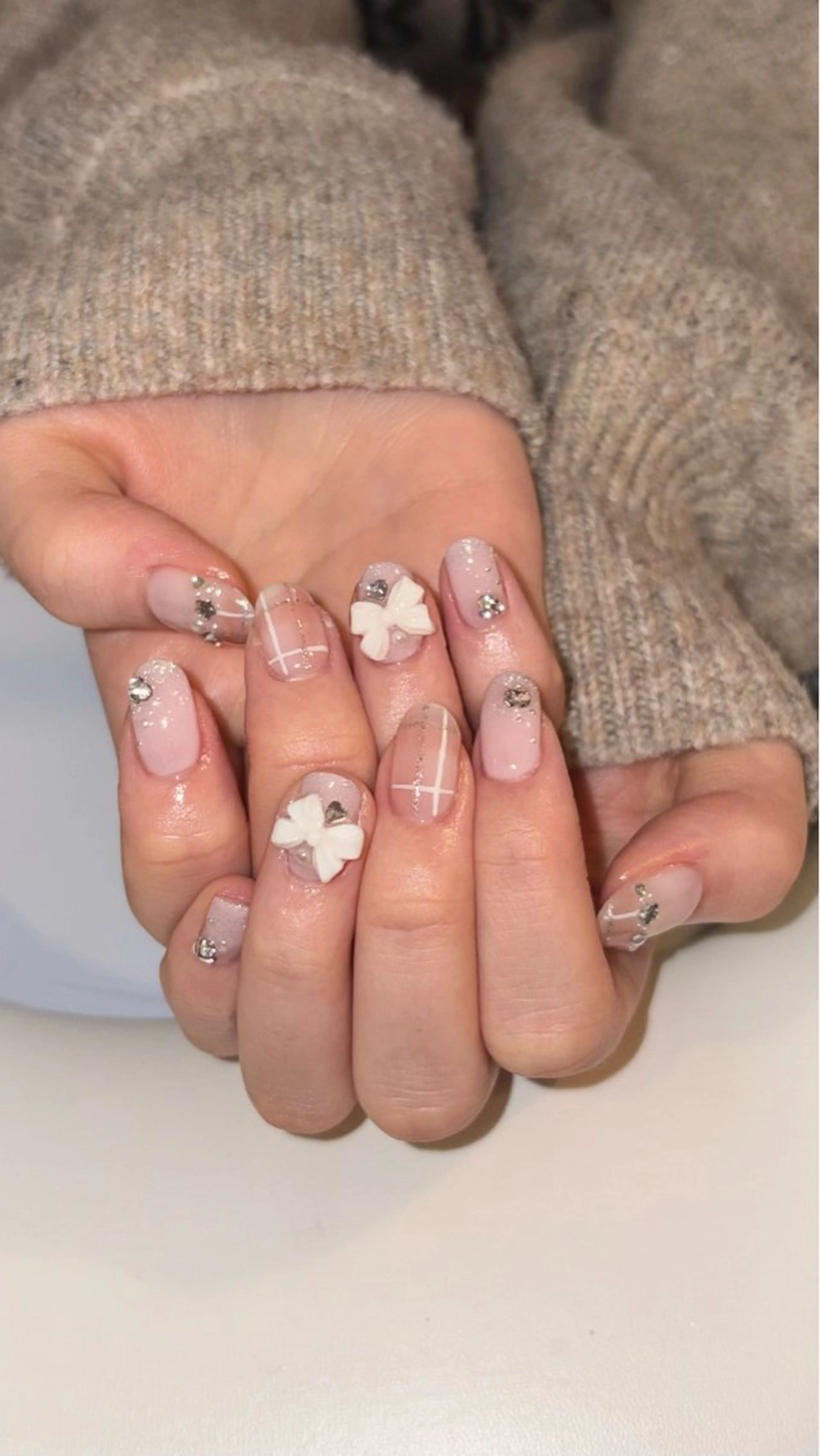 ネイル ガーリー ピンク ハンドネイル Lily Nailのネイルデザイン