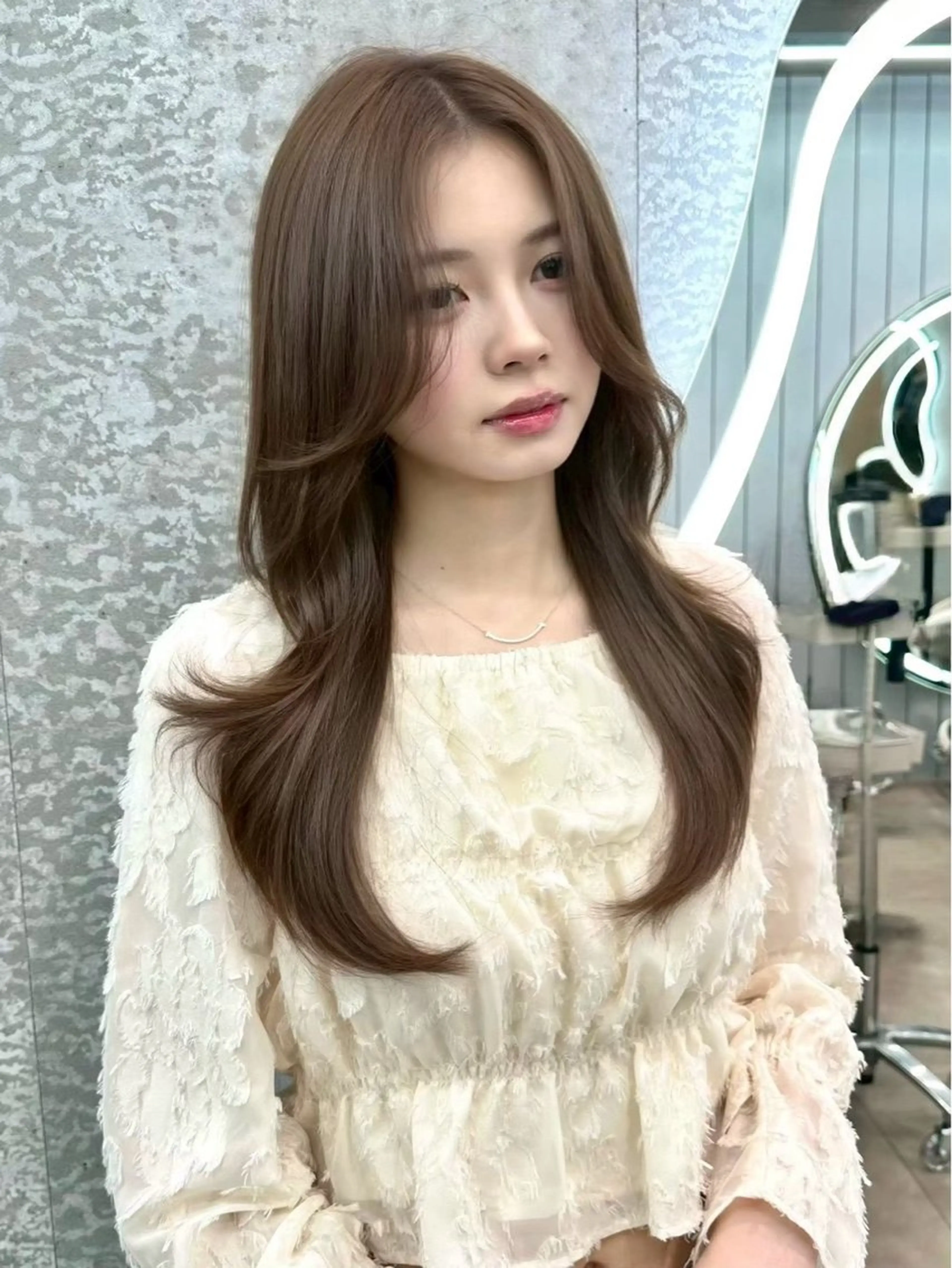 セミロング カット ヘアカラー 大宮透明感ワンカラー セナ🤍のヘアスタイル