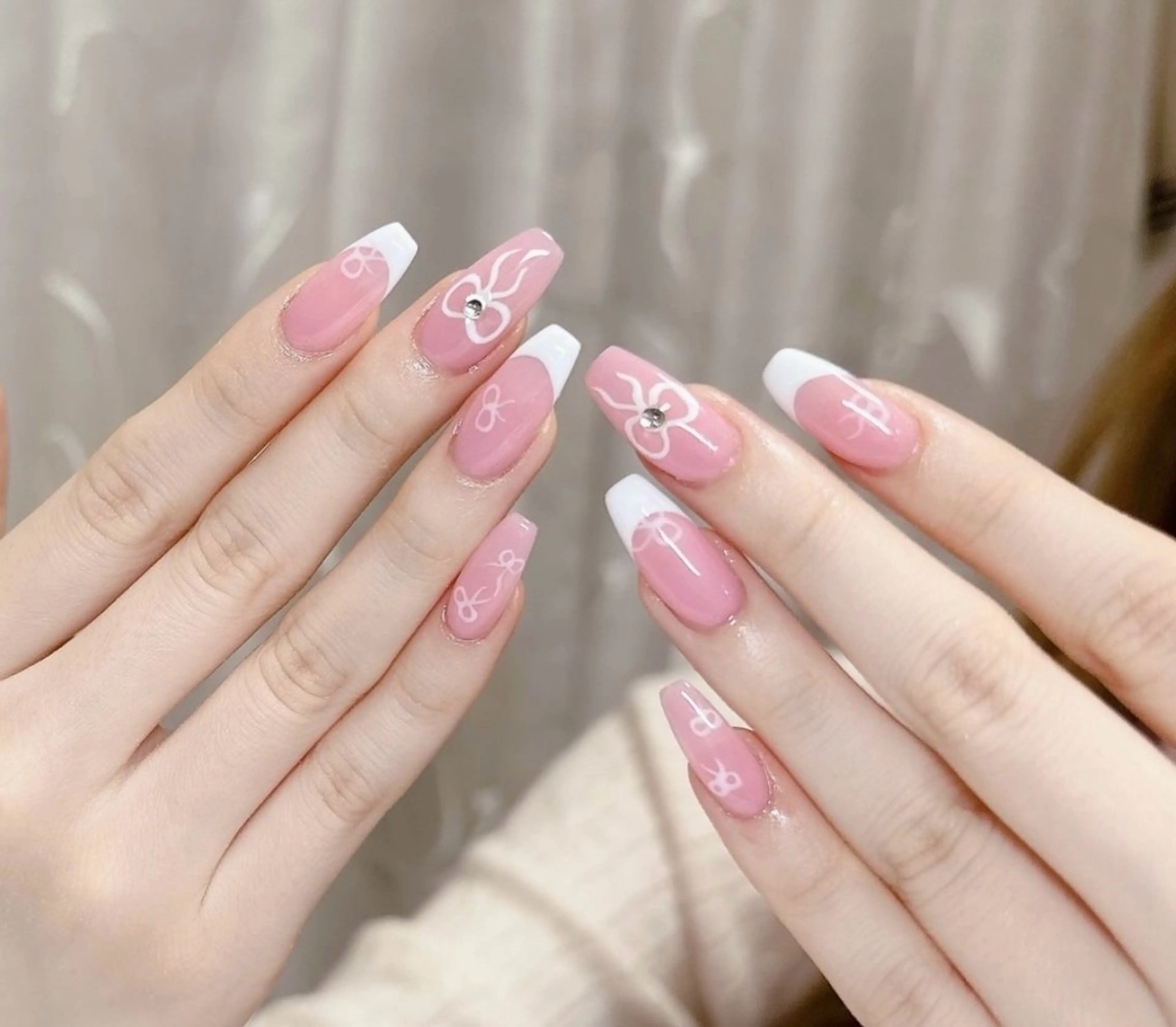 ネイル ハンドネイル はな💎ネイル ワンホン、長さ出しのネイルデザイン