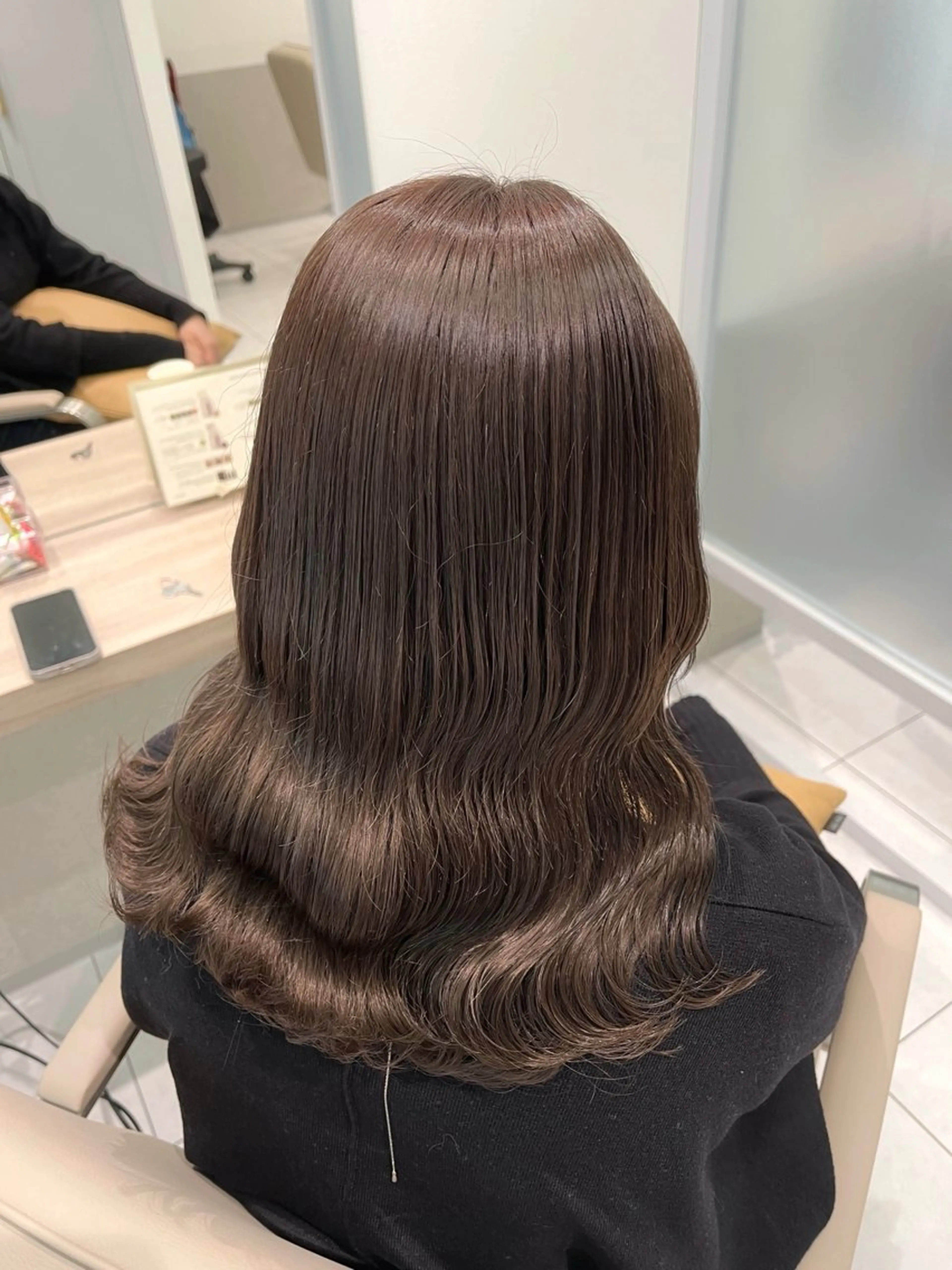 セミロング カラー ブリーチ 透明感カラー グレージュ ミルクティーグレージュ Eleanor 池袋 🧸Madoka🧸のヘアスタイル