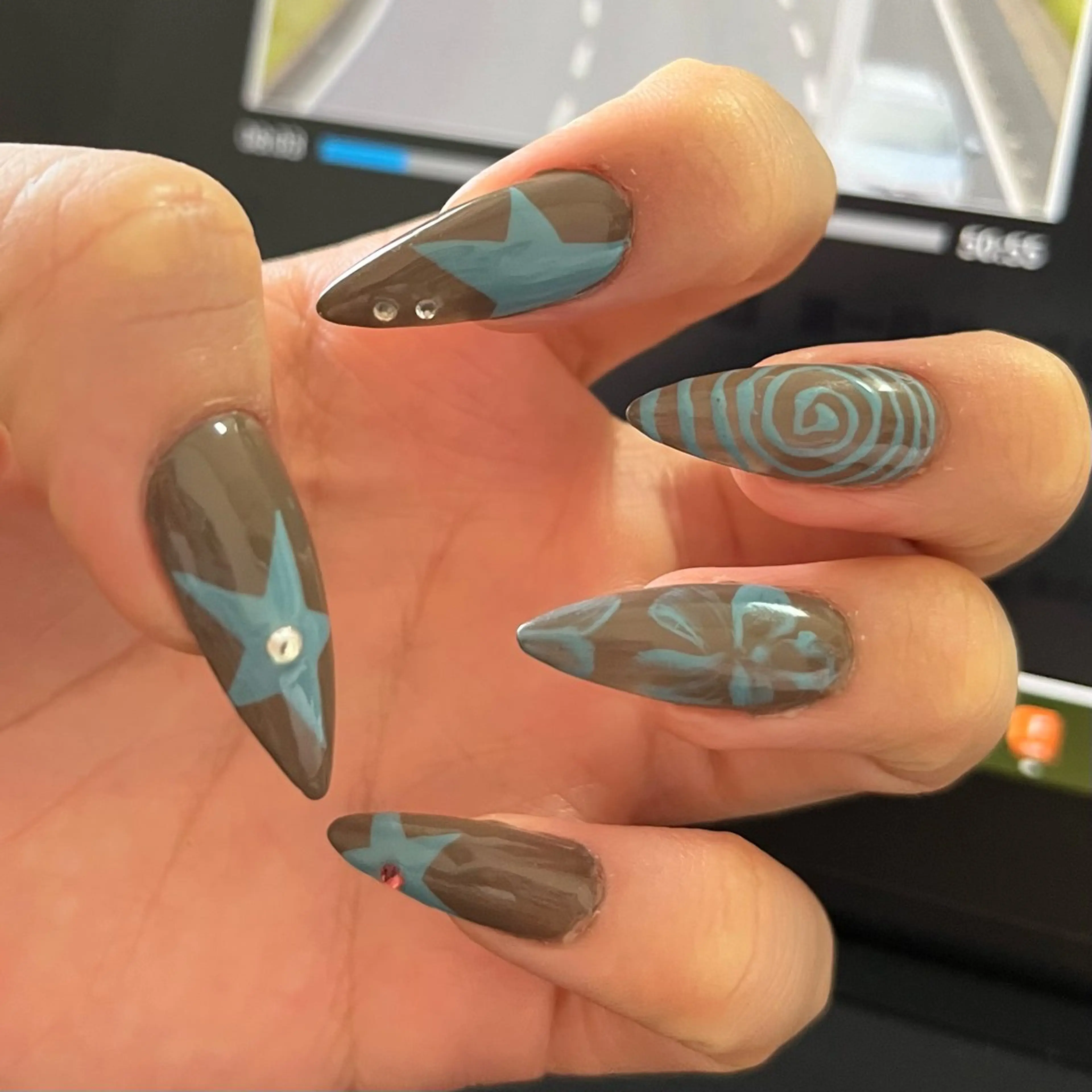 ネイル アートネイル aimé HIKARUのネイルデザイン