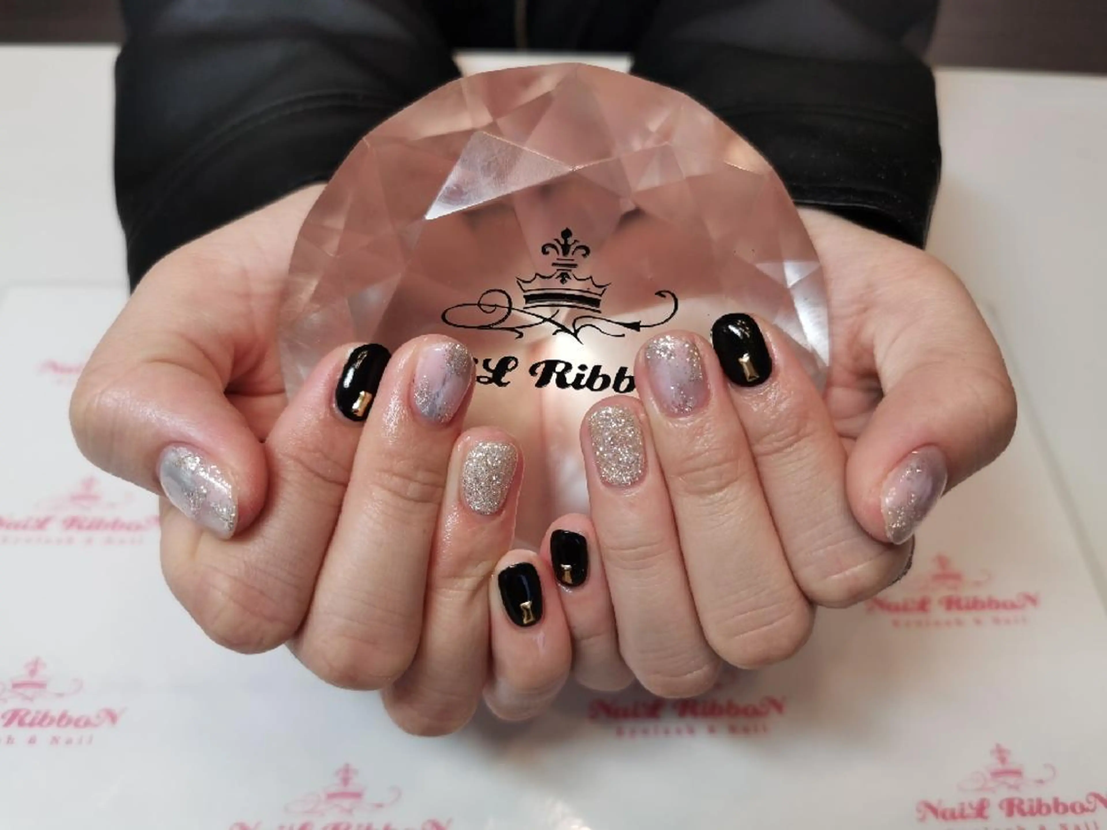 ネイル ネイルリボン 受付スタッフのネイルデザイン