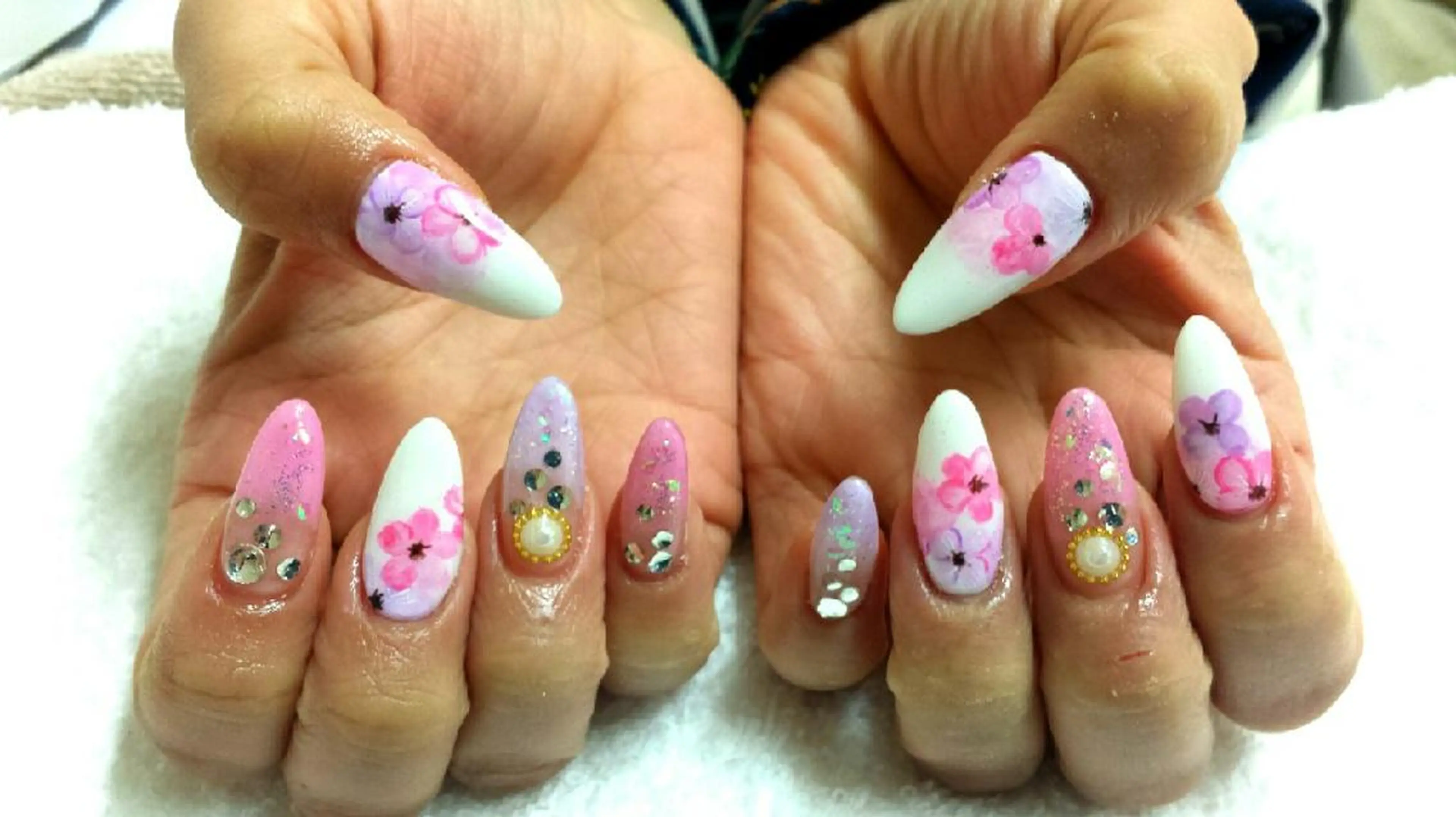 ネイル 河野ちえ (雑誌掲載サロン)のネイルデザイン