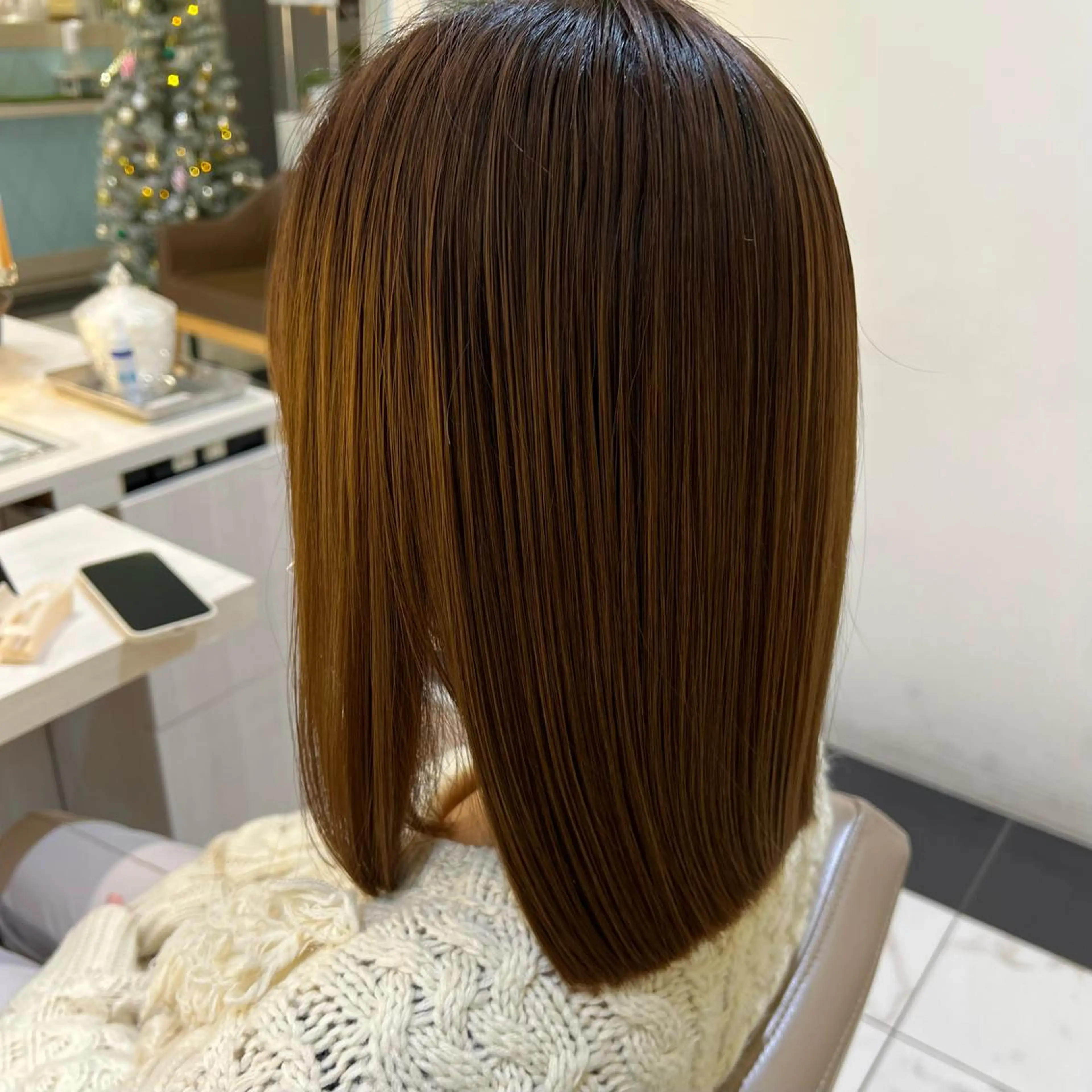 ミディアム カット ヘアカラー トリートメント 三箇島陽香/髪質改善 クロスパーマ縮毛矯正のヘアスタイル