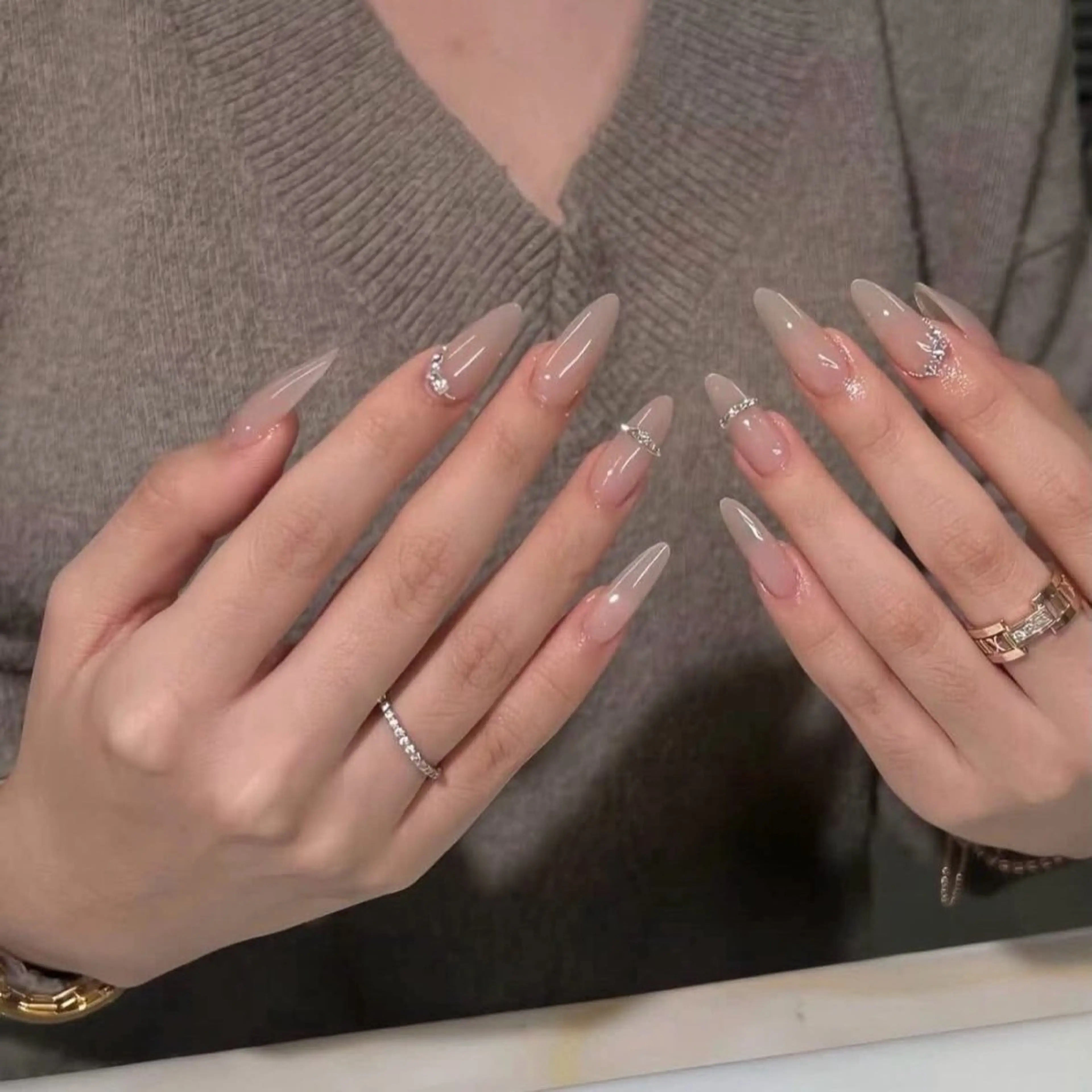 ネイル フレンチネイル キラキラネイル 韓国ネイル シンプルネイル ワンホンネイル ハンドネイル MEI Nailのネイルデザイン