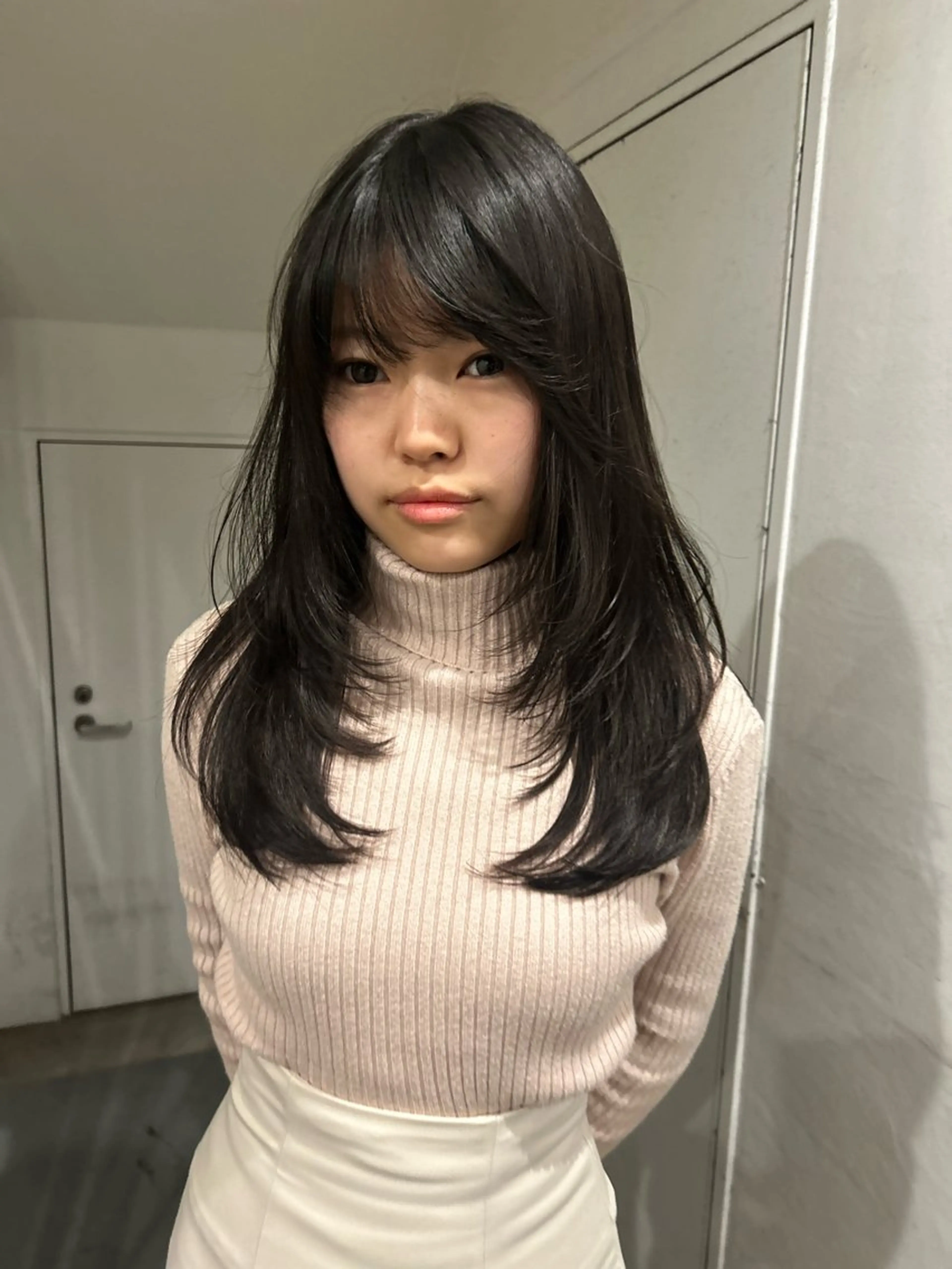 セミロング 心斎橋/レイヤー/ ブリーチ/モエのヘアスタイル