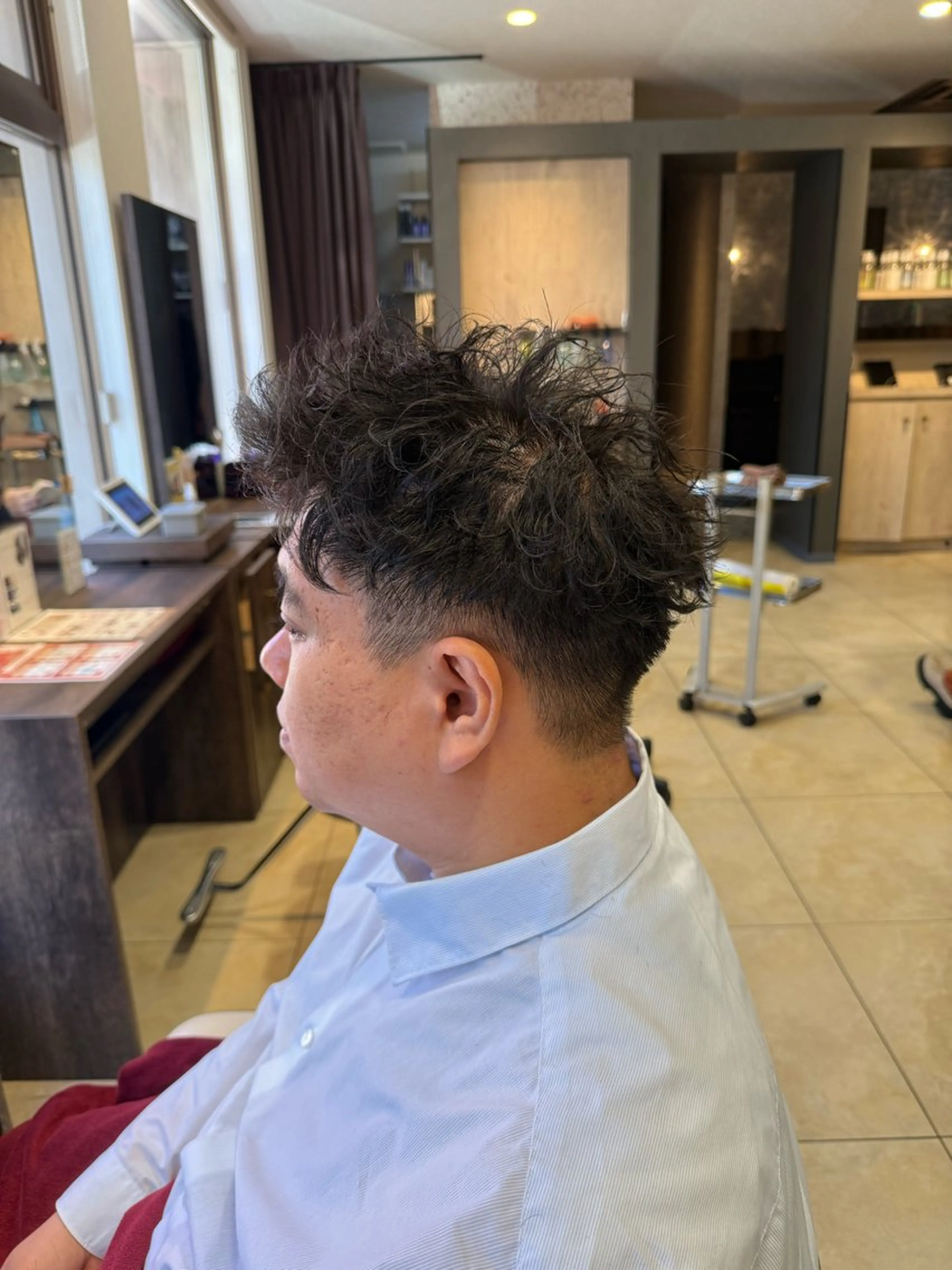 ショート パーマ 駒田 拳児のヘアスタイル