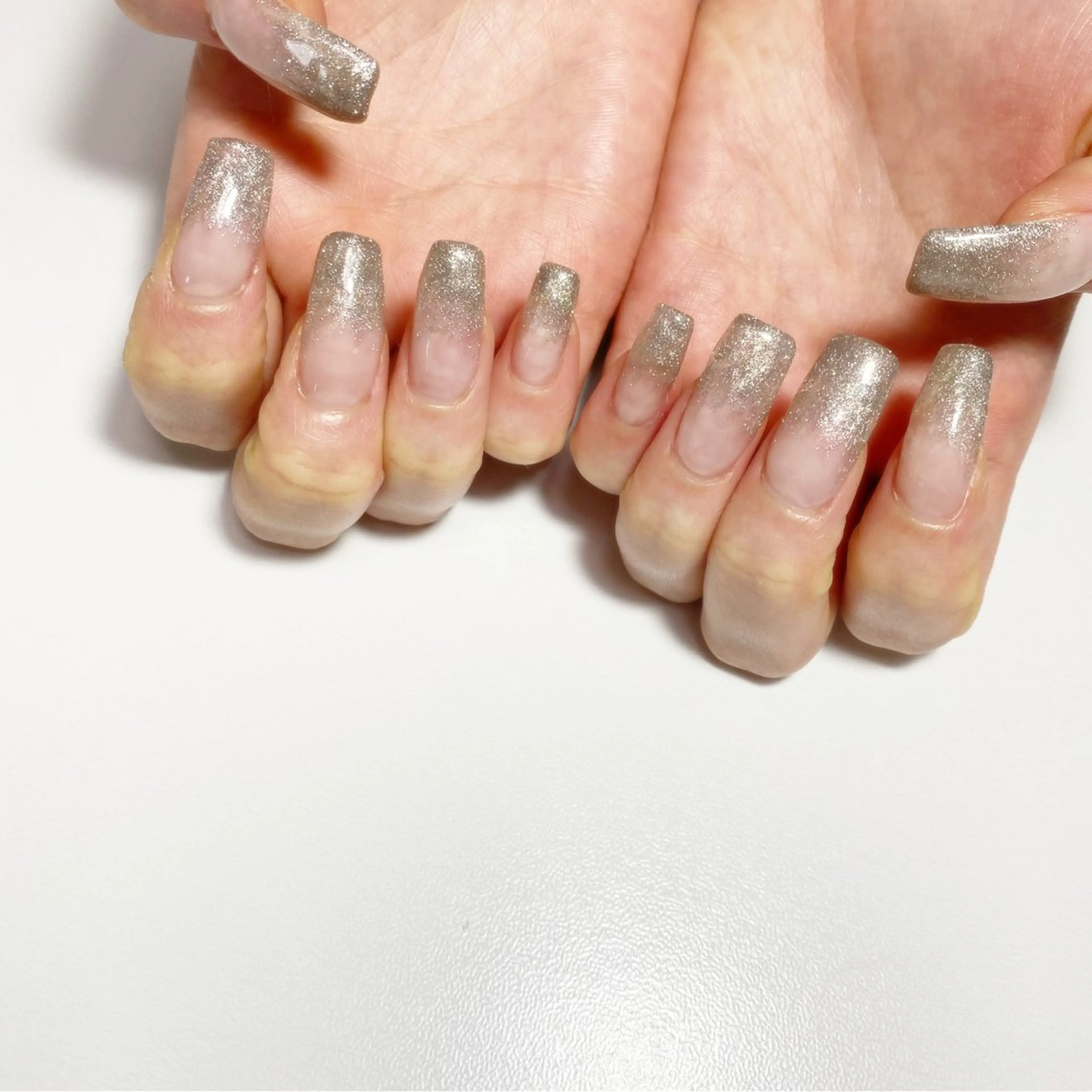 （オフなし）【モデル様募集】HAND.ラメグラデーションネイル🌈 研修ネイリストが担当！120分の写真