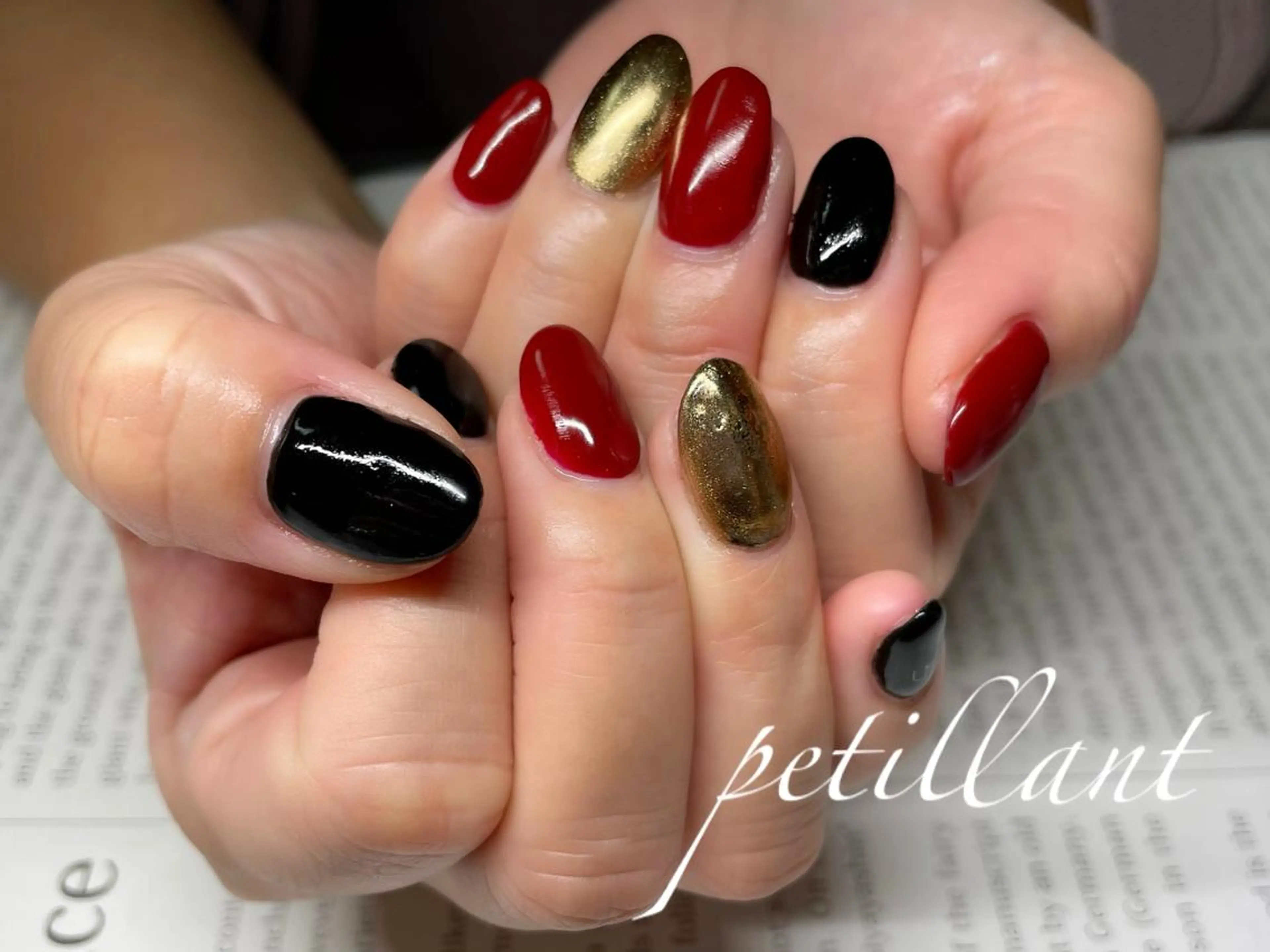 ネイル ゴールド ゴージャス ミラーネイル nail salon petillantのネイルデザイン