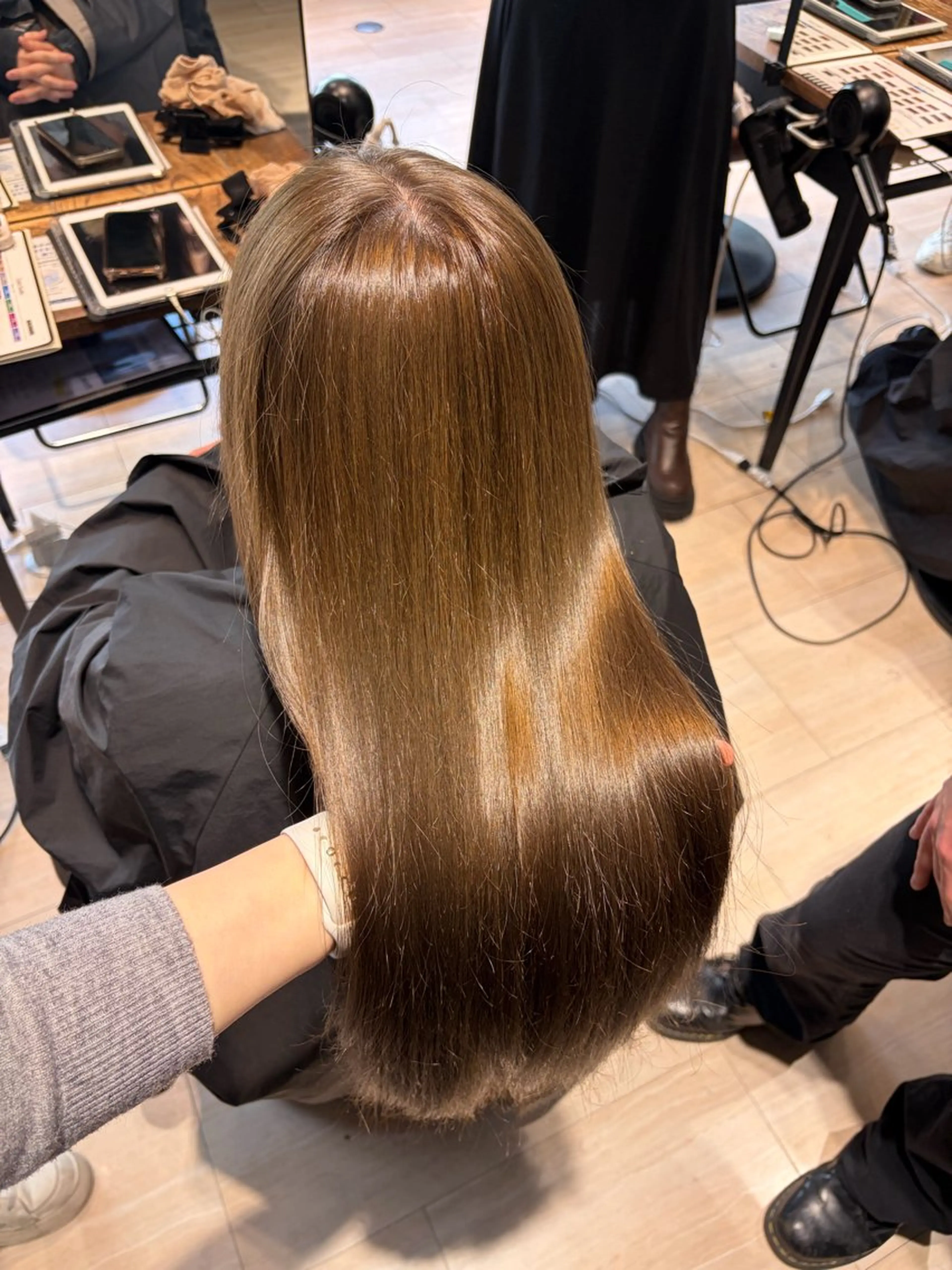 ロング レイヤーカット カット ヘアカラー トリートメント 透明感カラー/レイヤ ー/ボブ/宮下知也のヘアスタイル