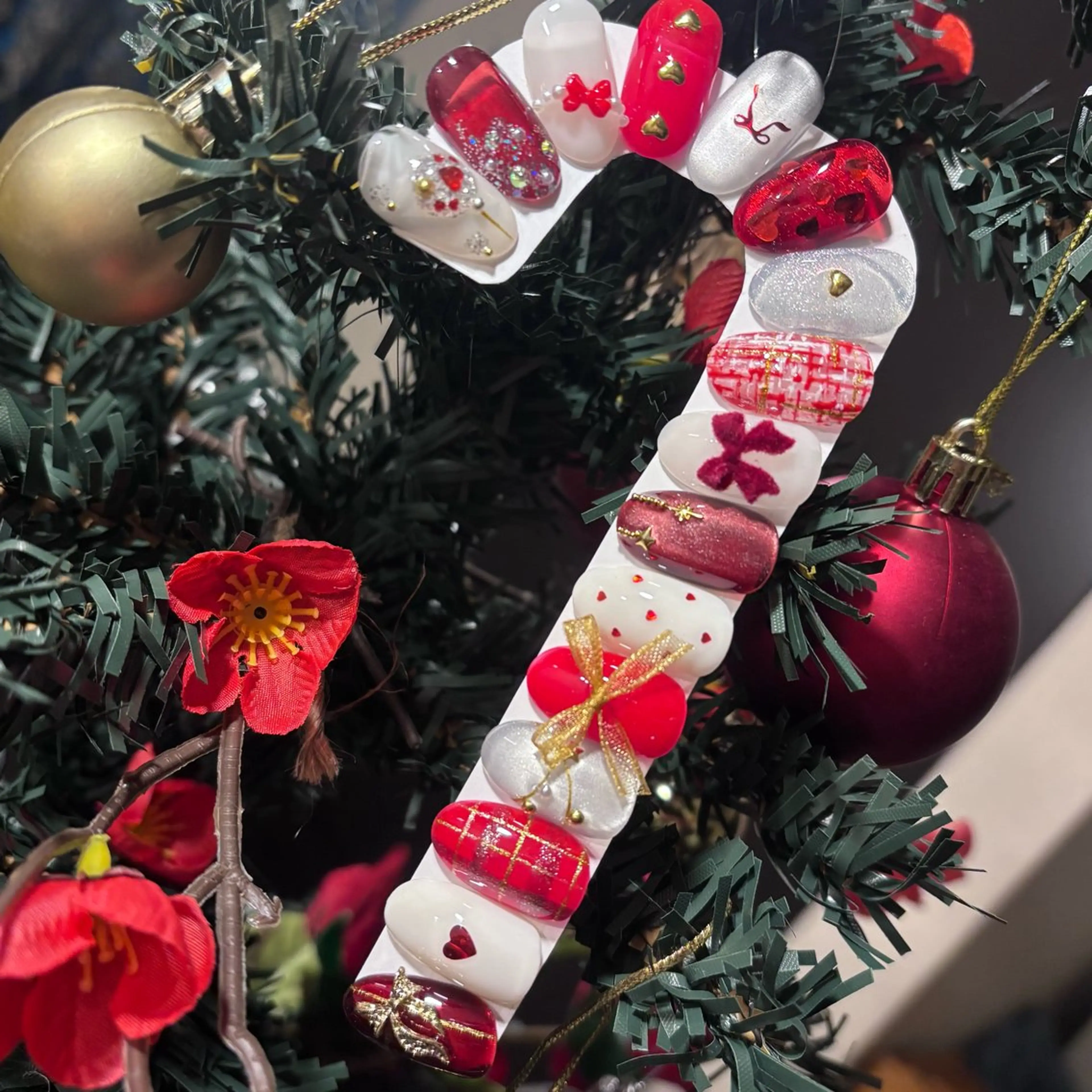 ネイル 冬ネイル クリスマス Lelole 🫧マグネット🫧のネイルデザイン