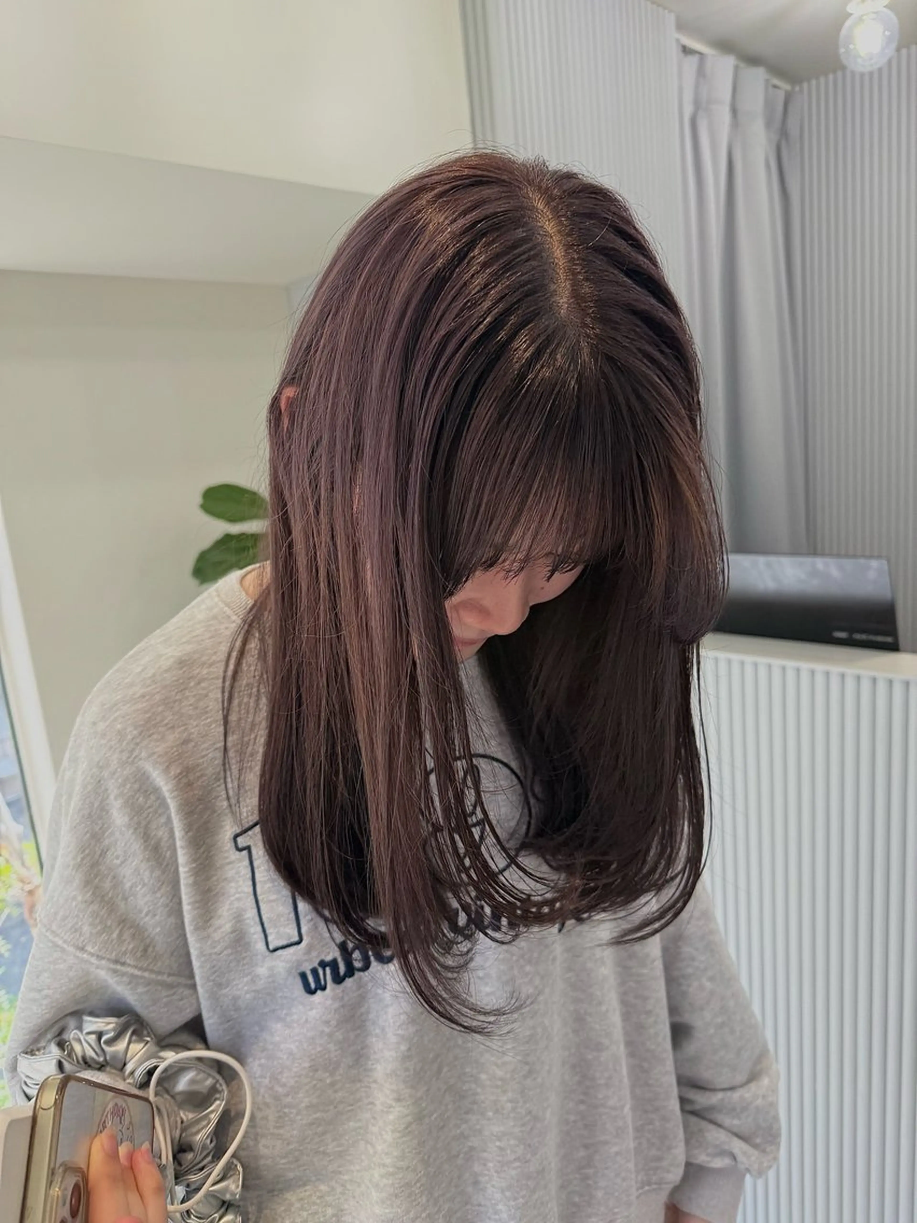 セミロング カラー ミルクティー× グレージュMOMOのヘアスタイル