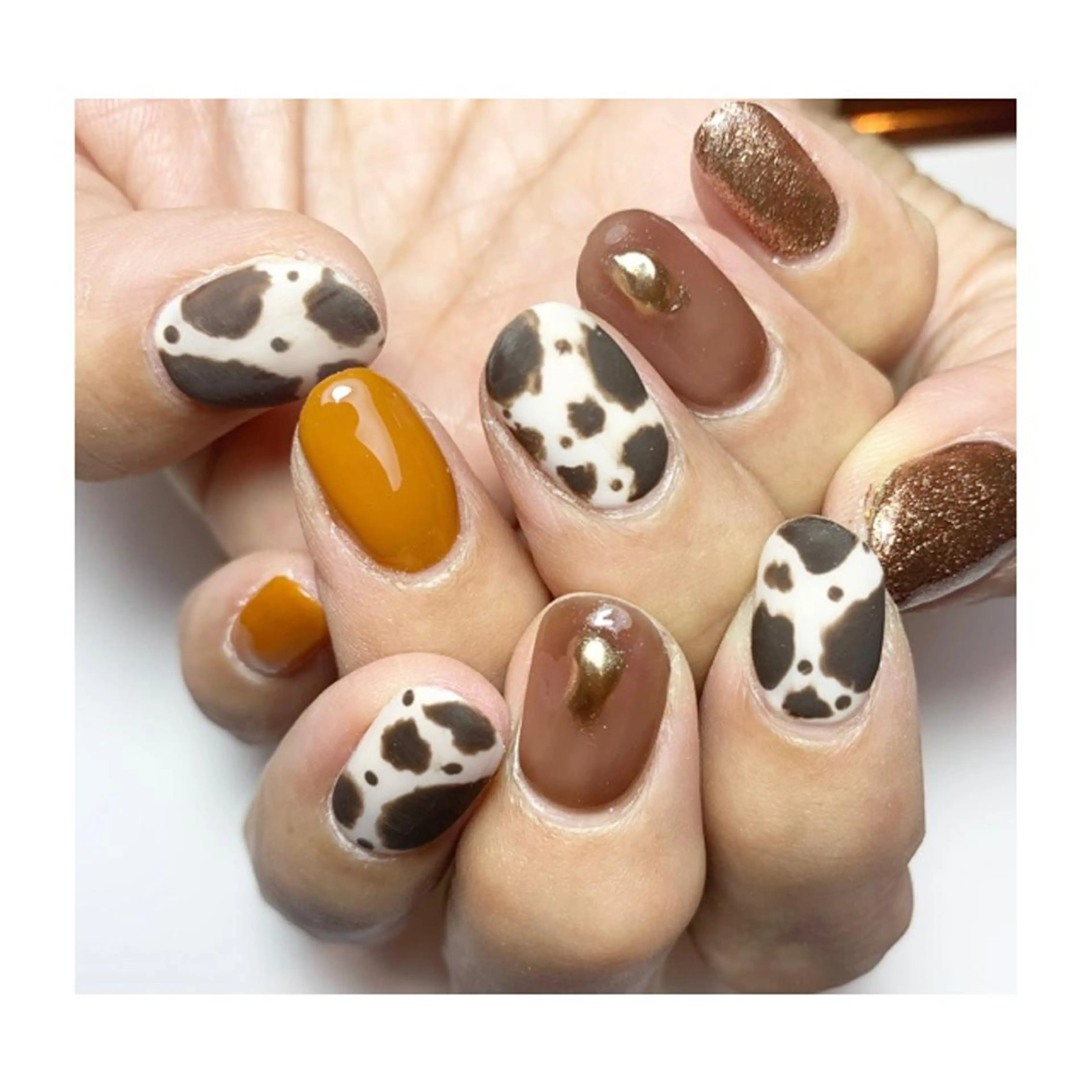 ネイル アートネイル 駒月 明日香の眉毛・アイブロウイメージ