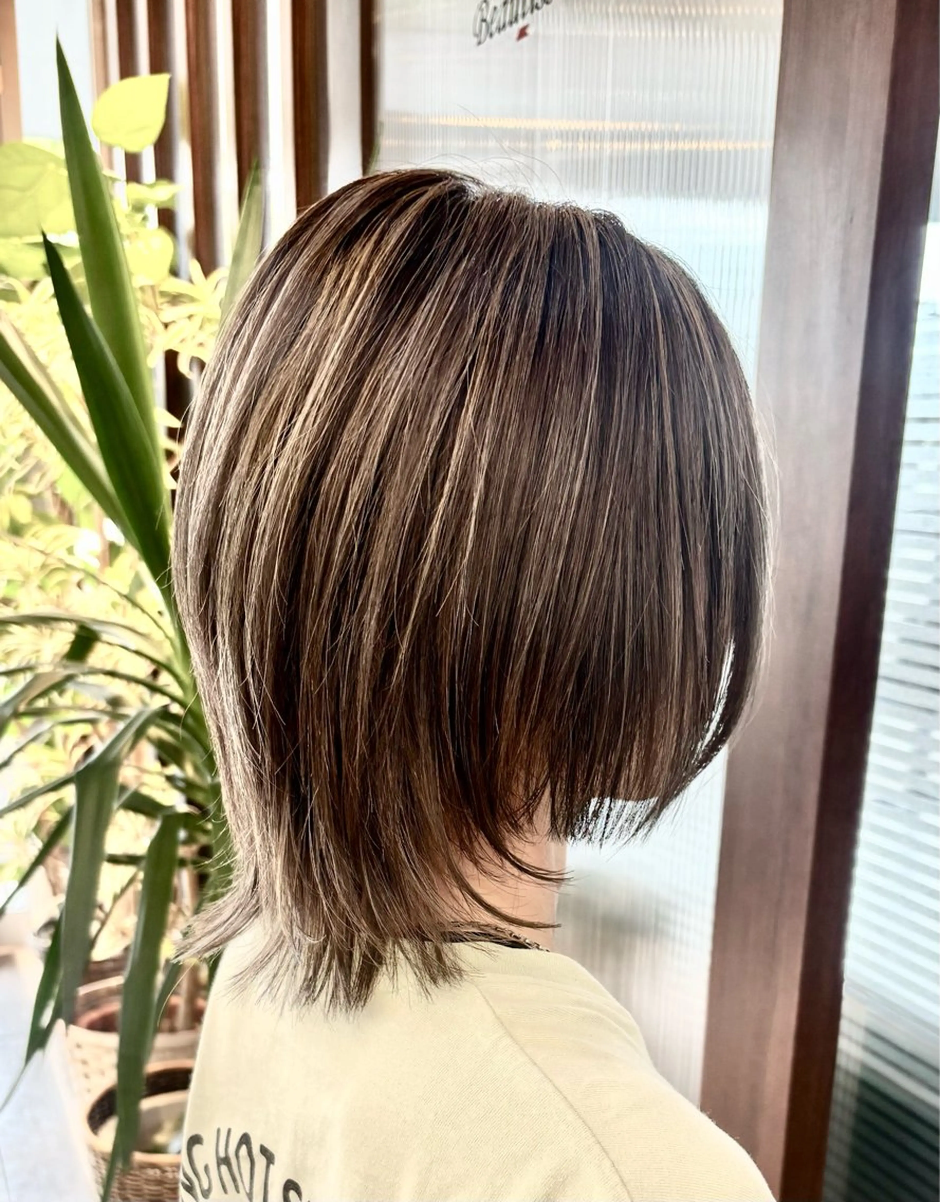 ミディアム 鈴木 千恵子のヘアスタイル