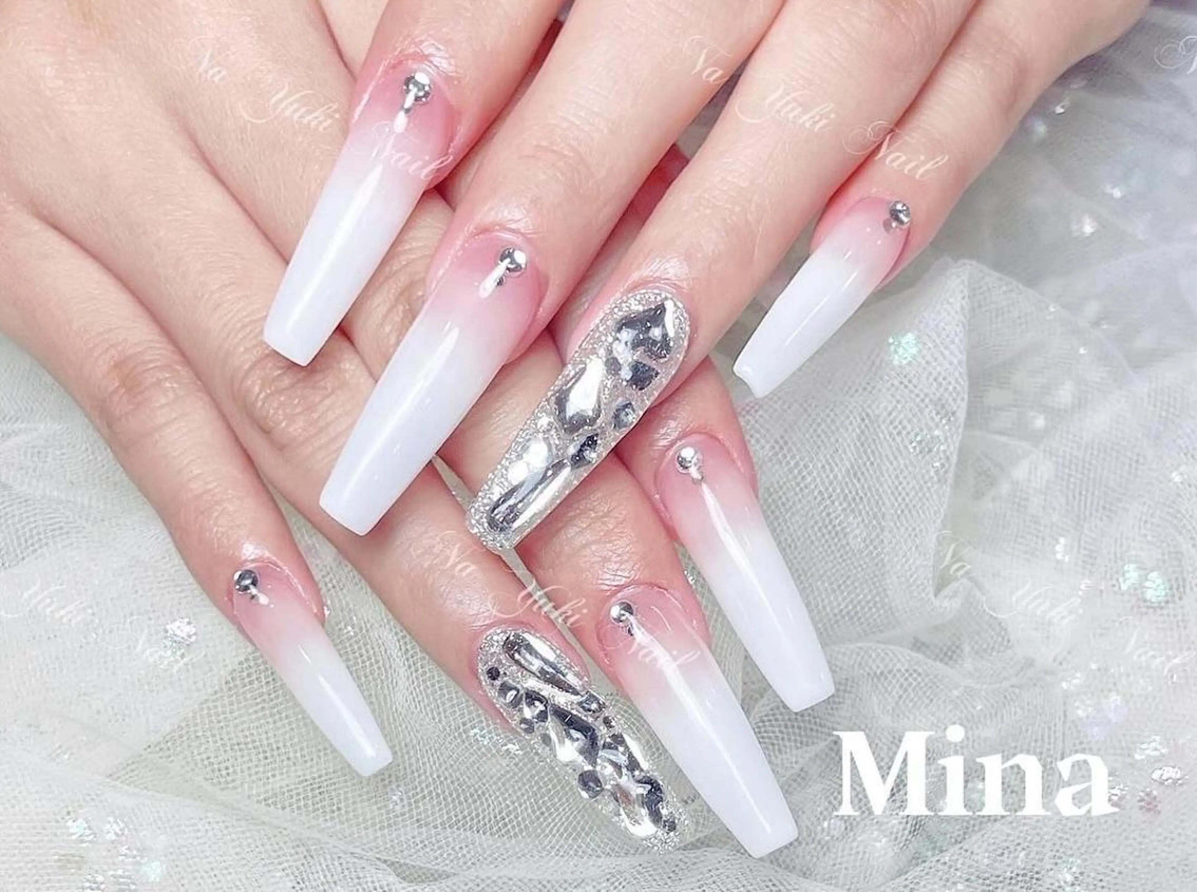 ネイル ハンドネイル 🦋 Queenieのネイルデザイン