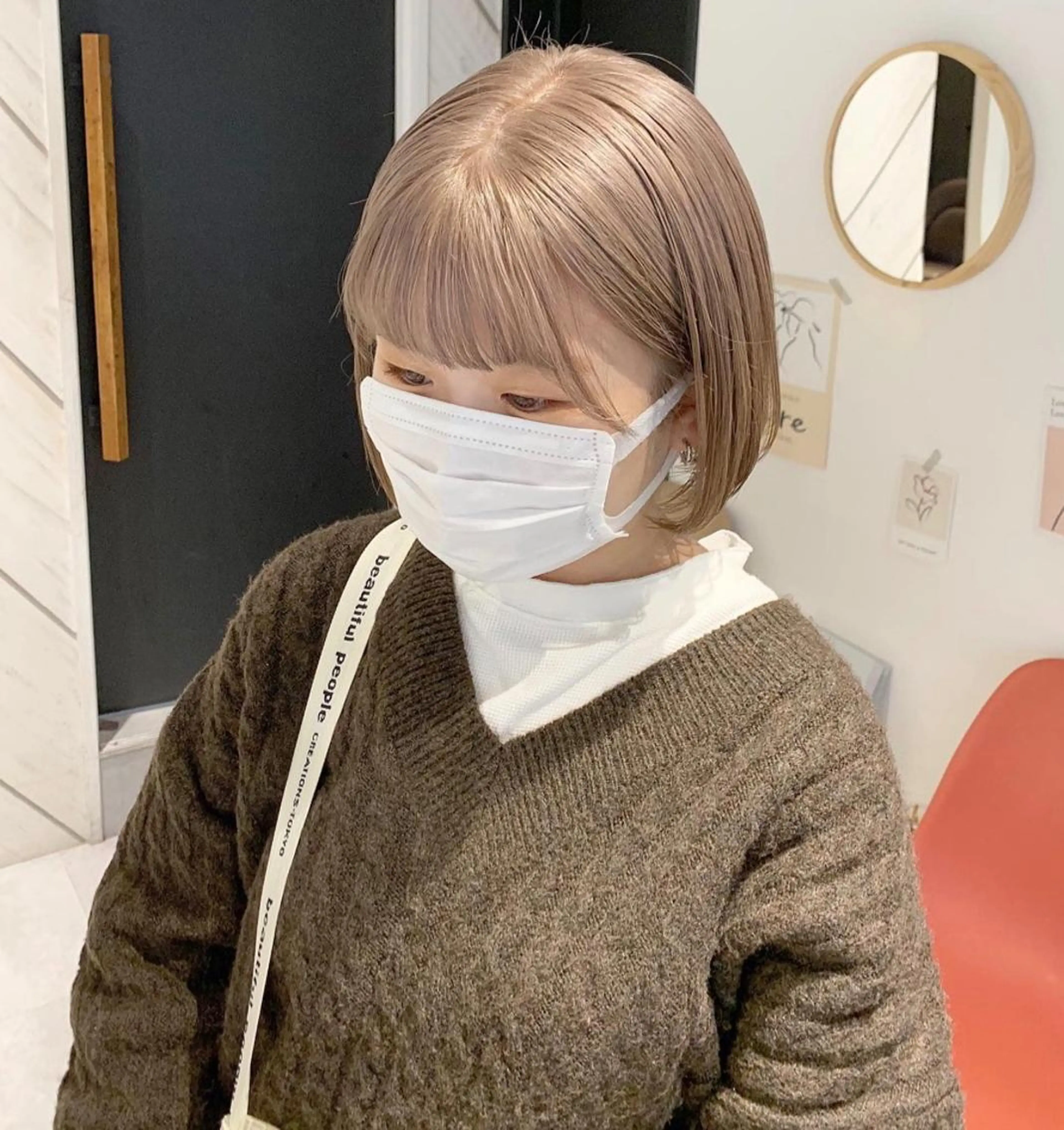 ショート カラー ベージュカラー ブリーチ ケアブリーチ ミルクティーベージュ ブリーチソムリエ認定 梅田茶屋町Eir辻のヘアスタイル