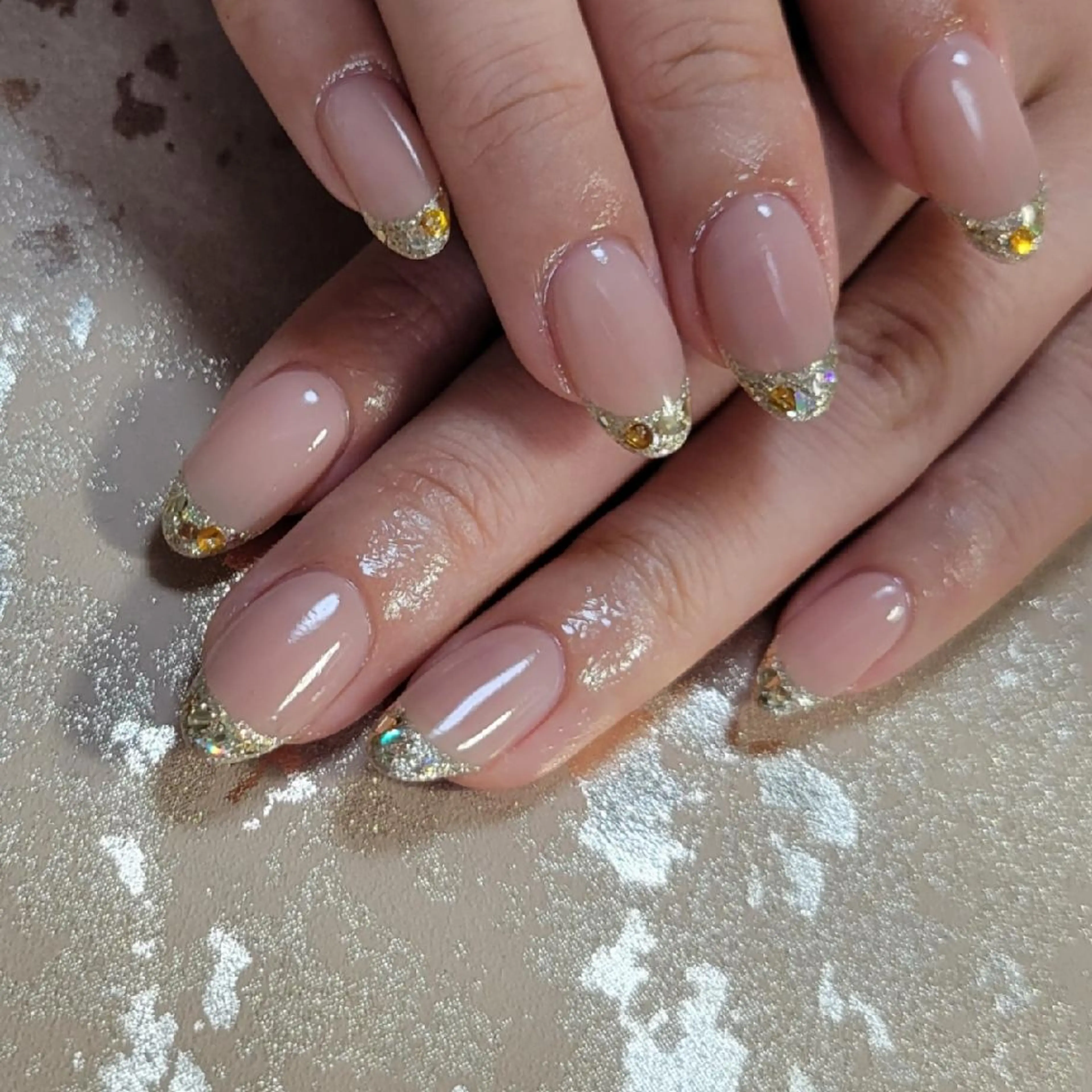 ネイル フレンチネイル ガラスフレンチ ネイルサロンほっこり kanaのネイルデザイン