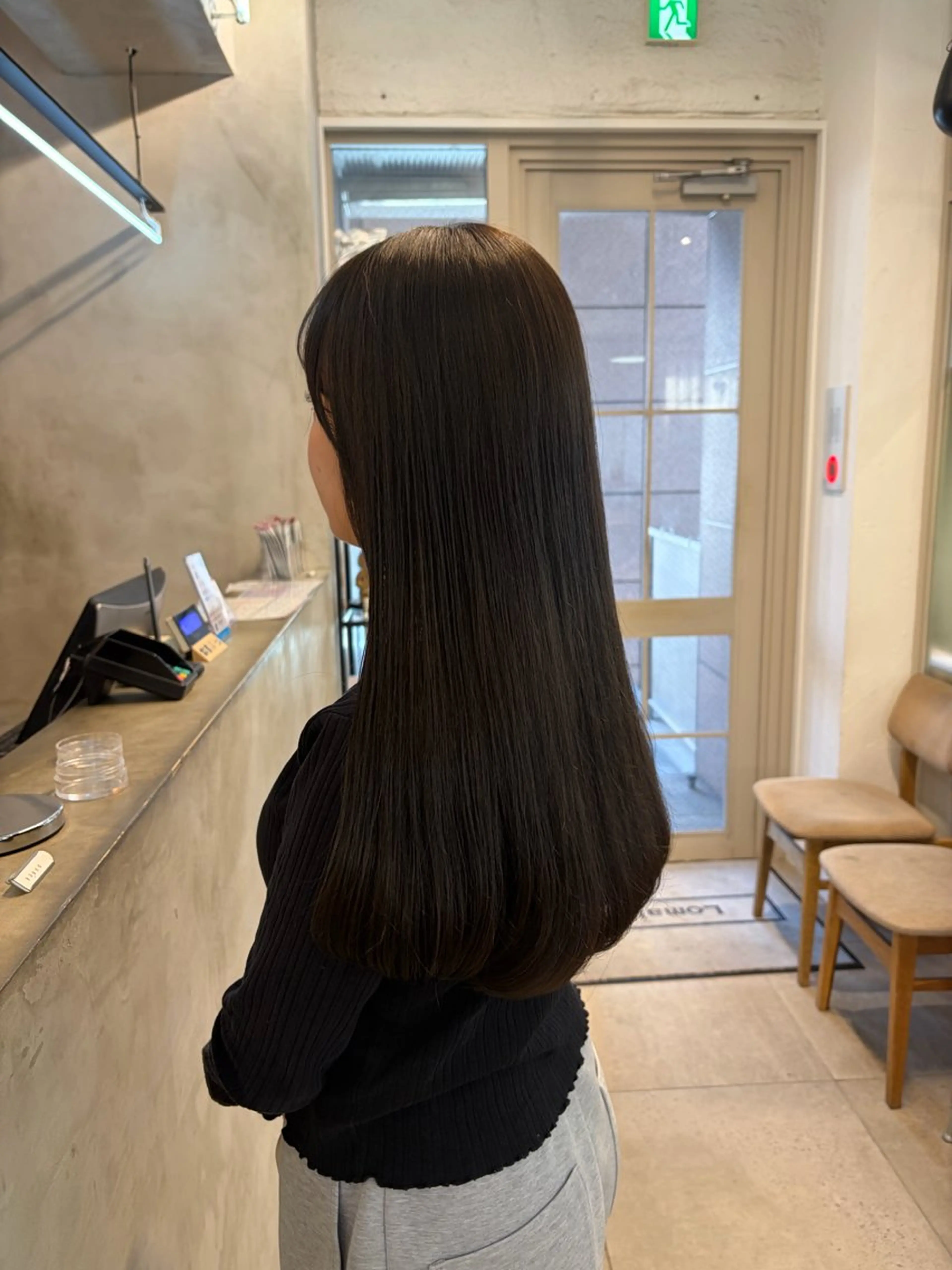 カラー ミルクティー× グレージュMOMOのヘアスタイル