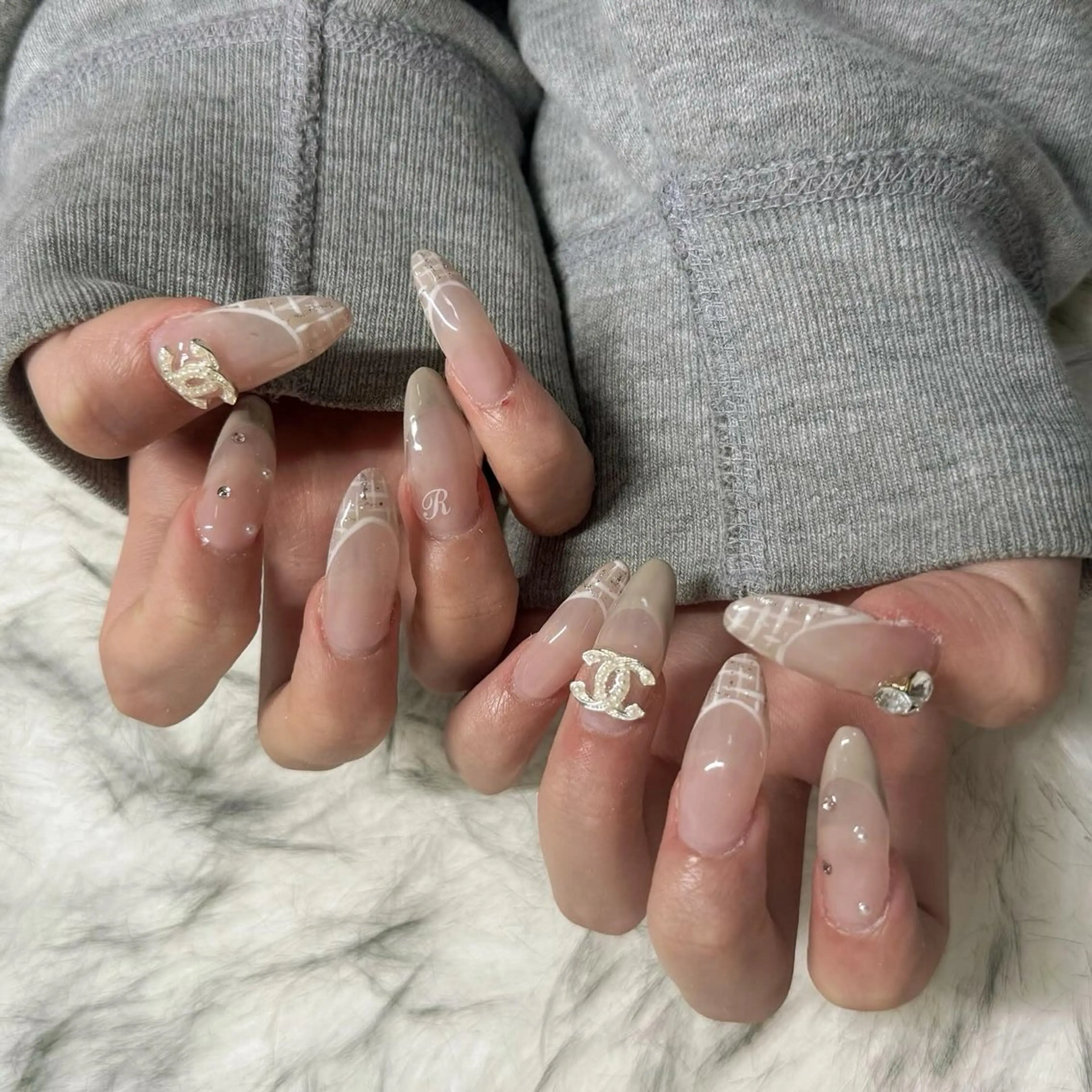 ロング ハンドネイル mao .のネイルデザイン