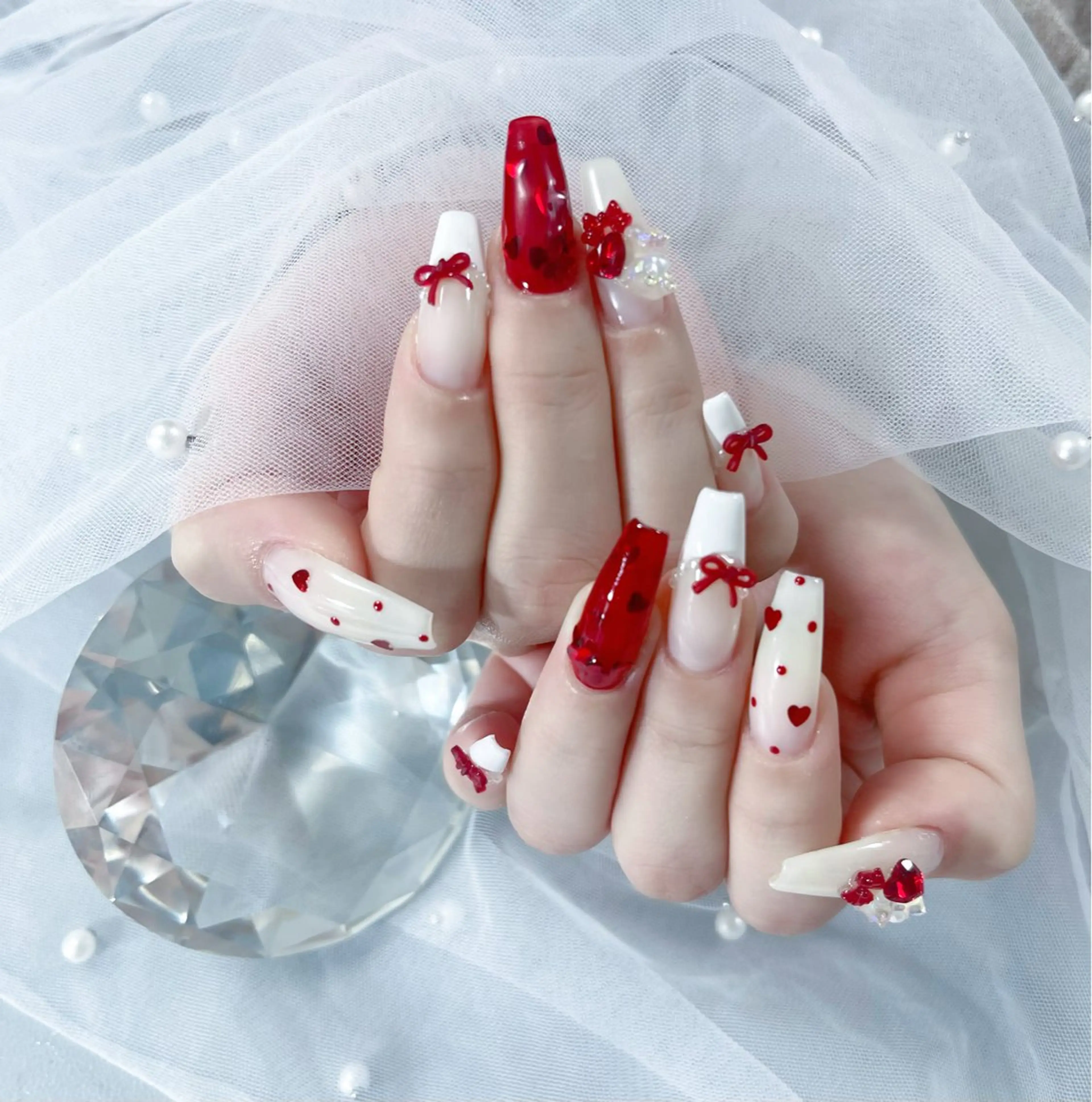 ネイル オーロラネイル クリアネイル フラッシュネイル ジェルネイル グラデーション ハンドネイル Amee Nail Salonのネイルデザイン