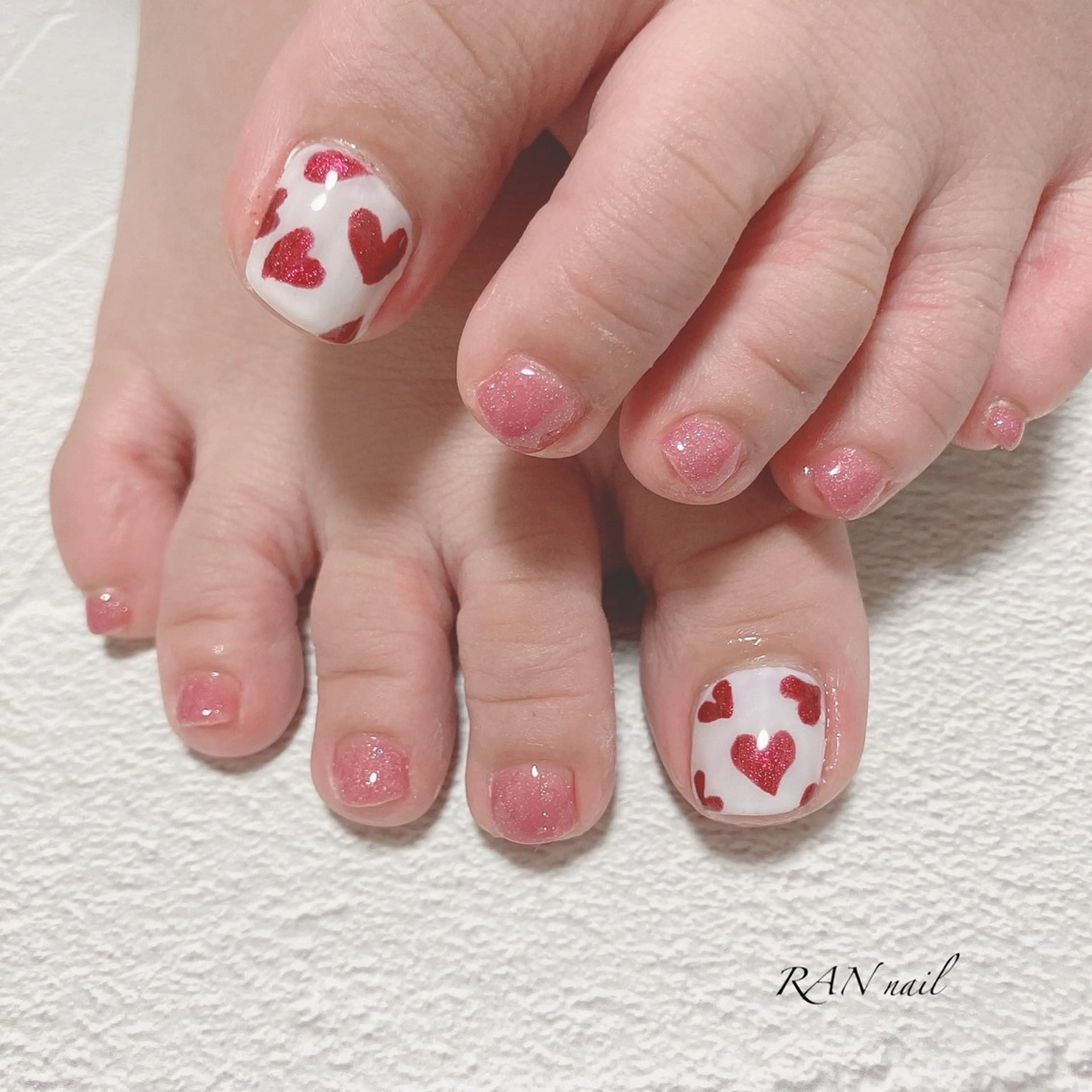 ネイル ハート ピンク シンプルネイル 春ネイル バレンタイン ハンドネイル フットネイル RAN nail 〜ランネイル〜所属・RAN nailのネイルデザイン