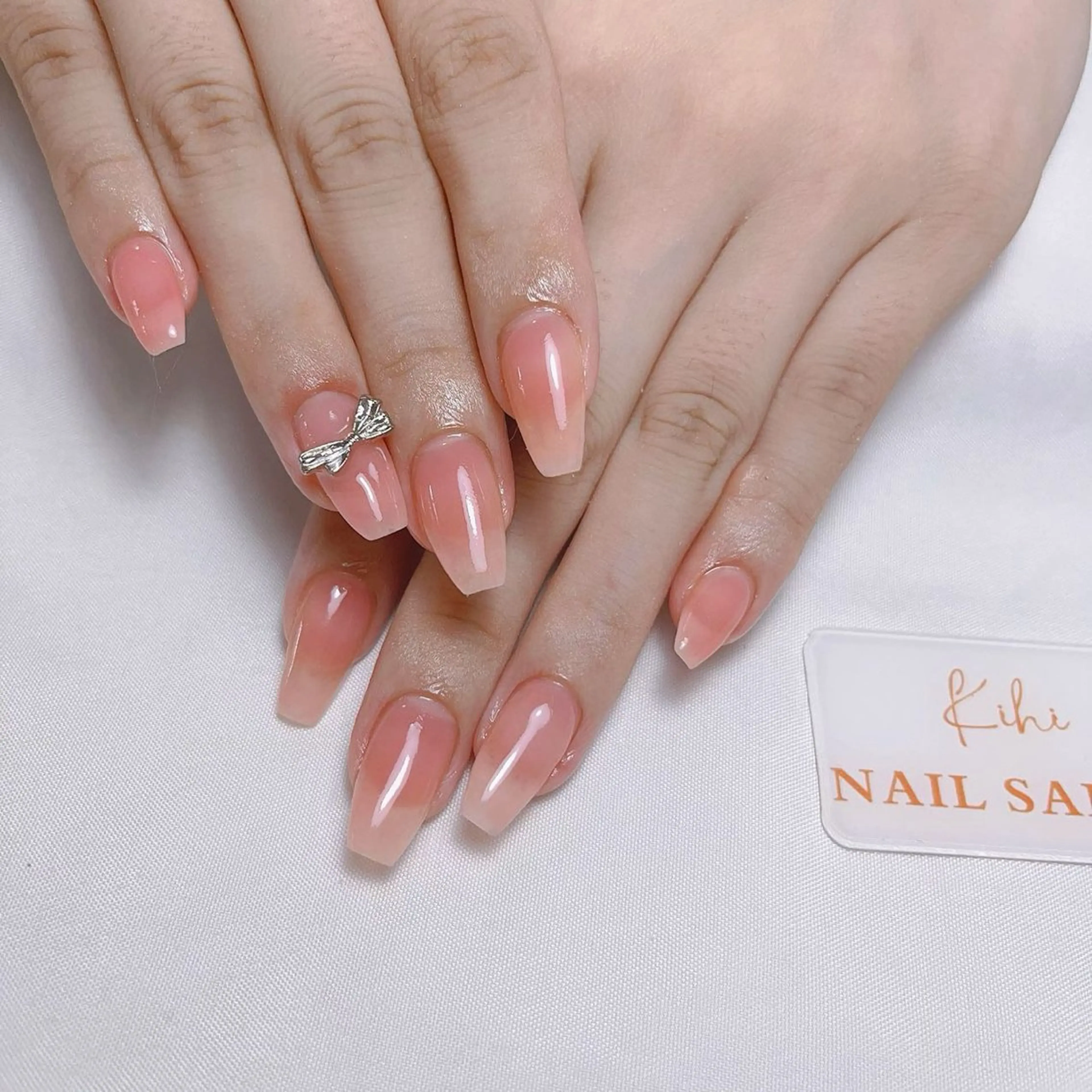 ネイル アートネイル フレンチネイル ジェルネイル グラデーション 韓国ネイル ハンドネイル ハンドケア さくら💮💮 【オフ無料】のネイルデザイン