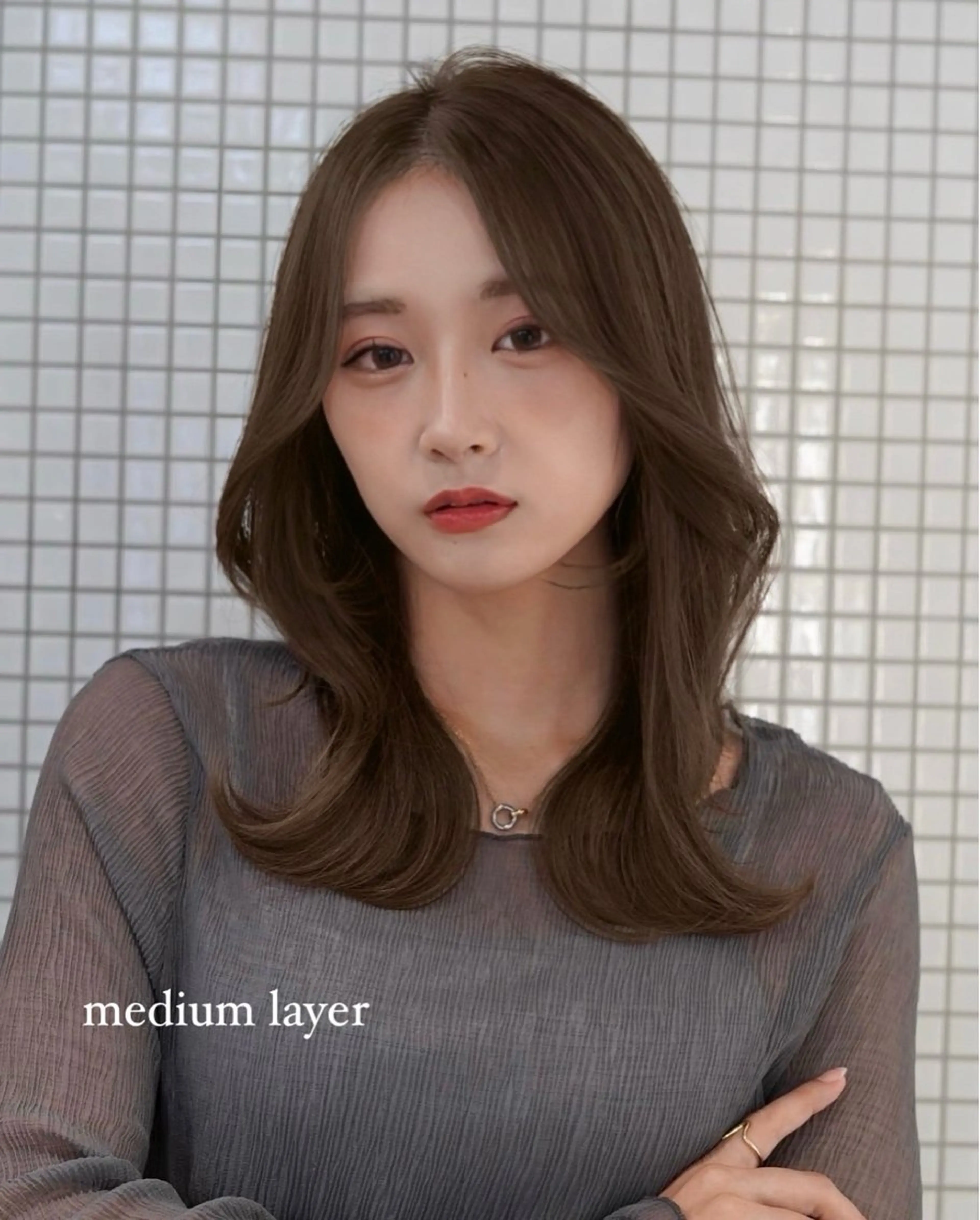 ミディアム カラー ベージュカラー 丸山 心 / 艶カラーのヘアスタイル