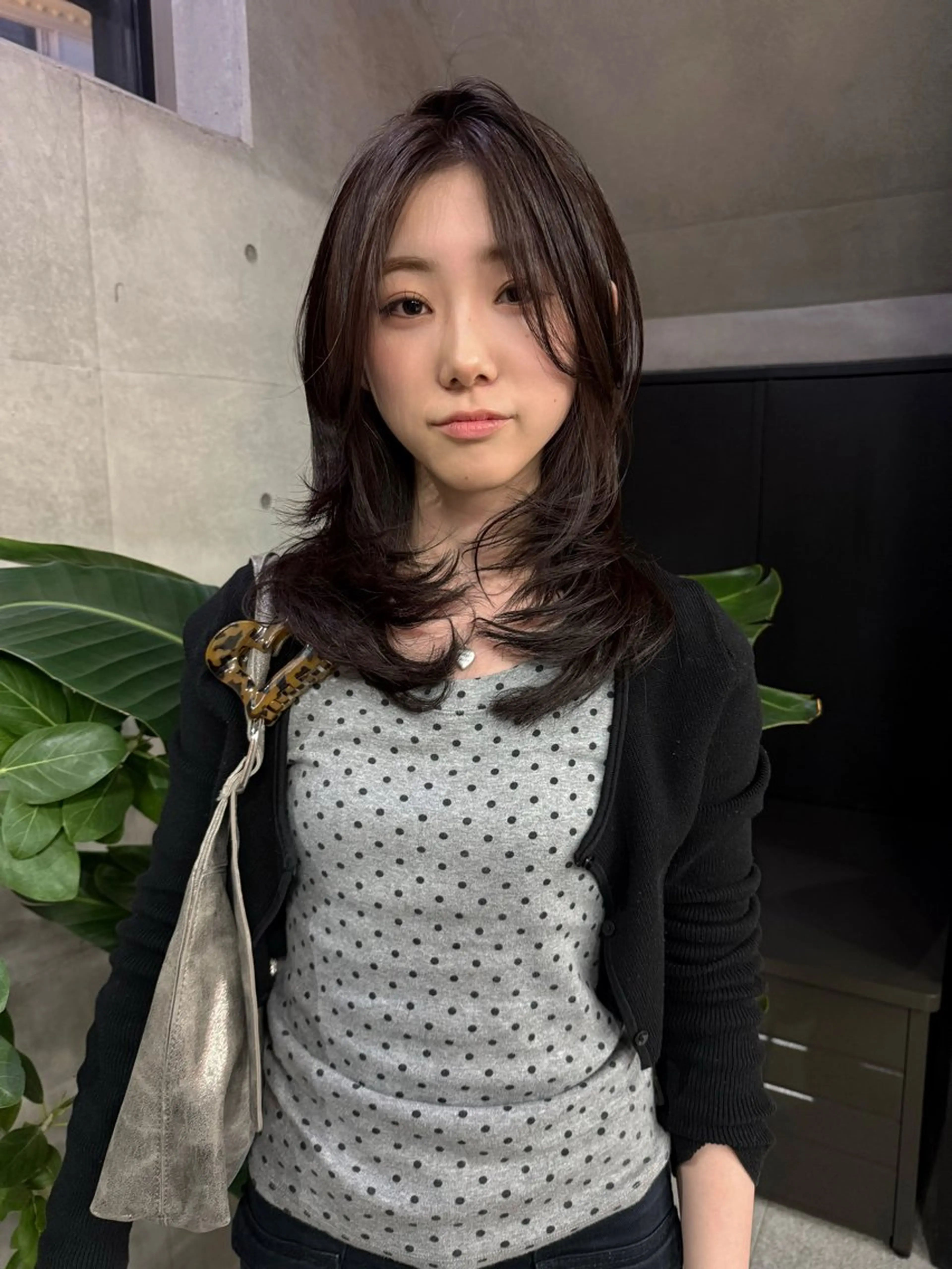 セミロング セミロングパーマ レイヤーカット カット ヘアカラー トリートメント レイヤーカット\ウル フ　chinatsuのヘアスタイル
