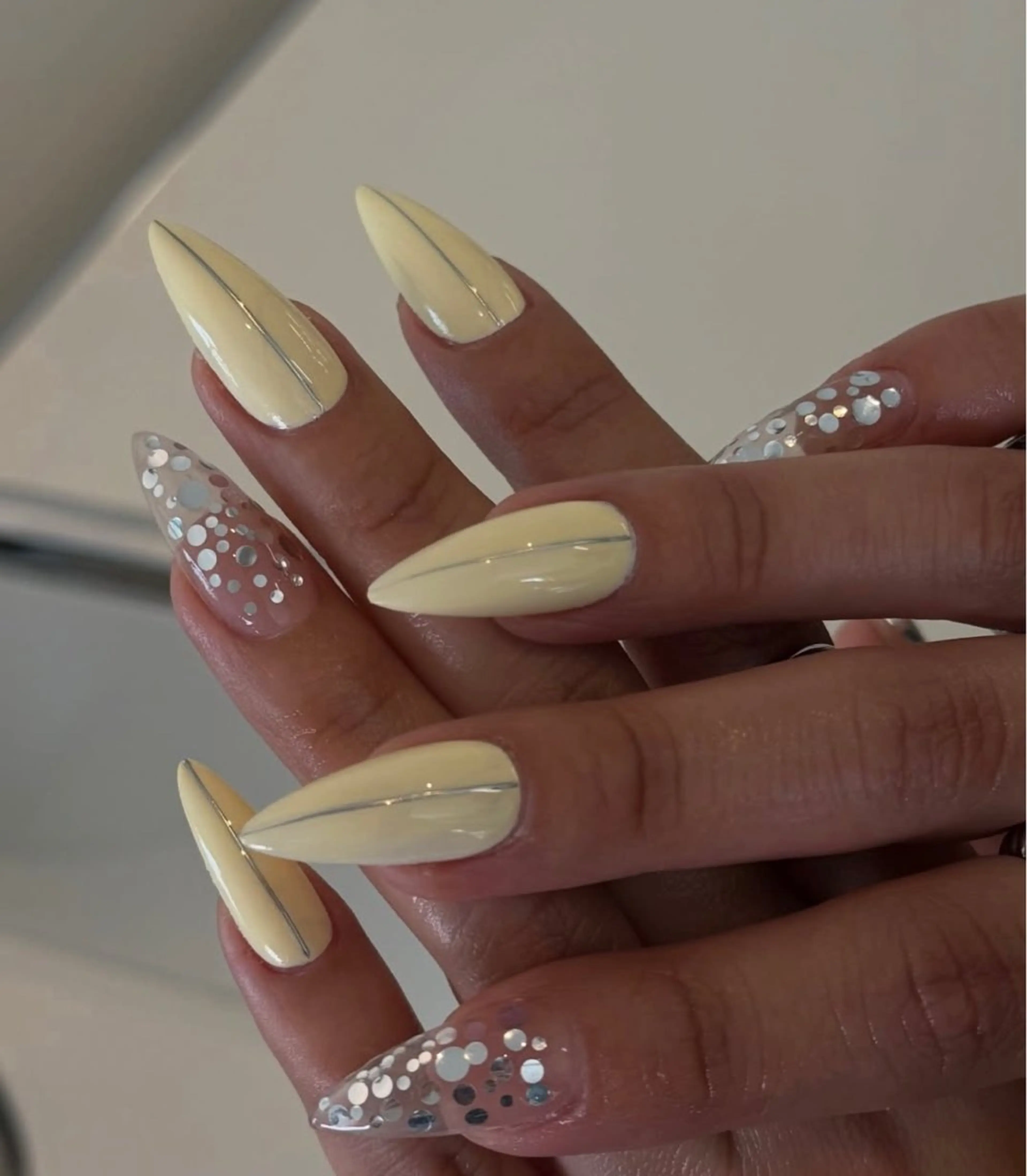 ネイル アートネイル ストーンネイル ネイルチップ ハンドネイル NiJi Nailsのネイルデザイン