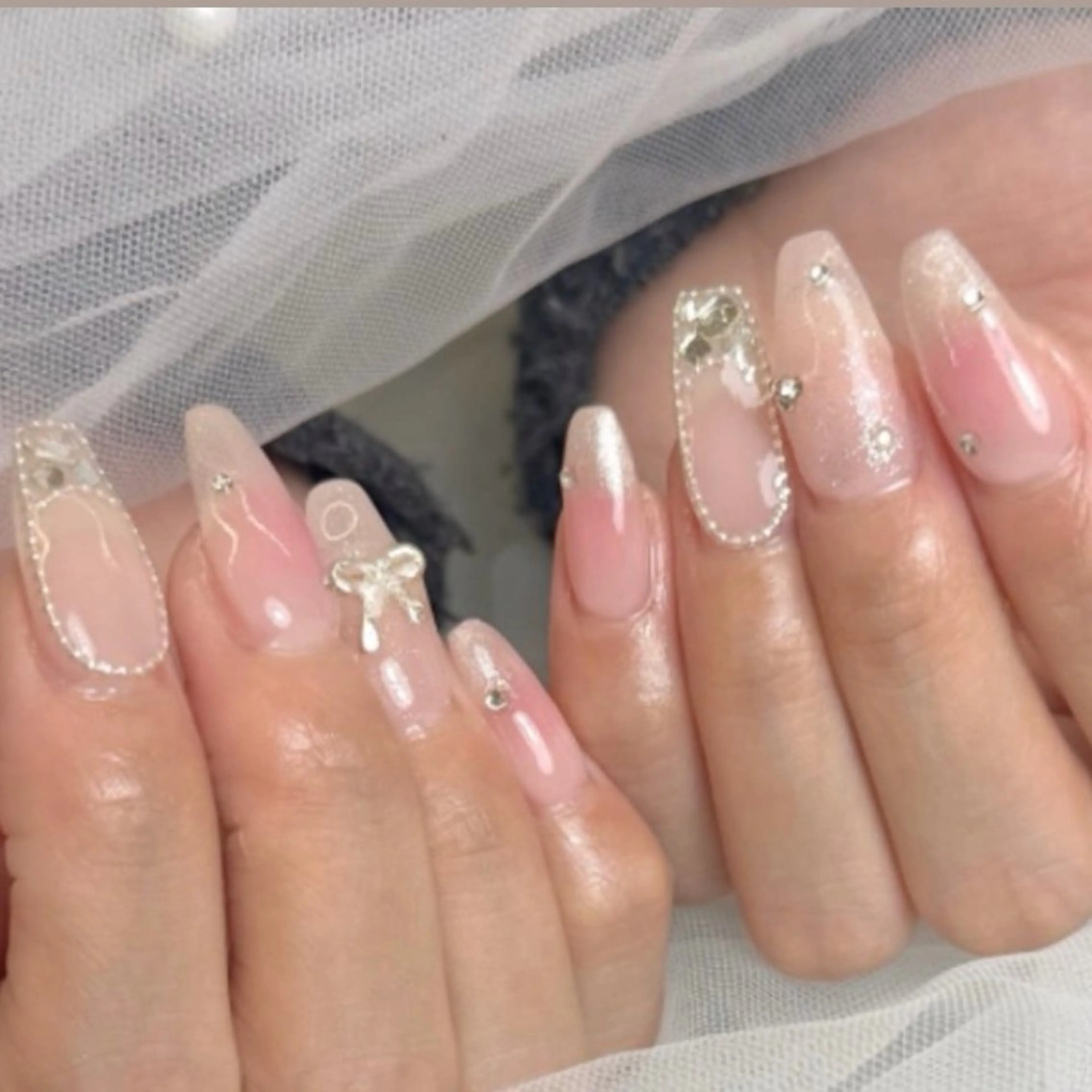 ネイル チークネイル ハンドネイル MAKI💎綺麗め 大人可愛い/堺筋本町のネイルデザイン