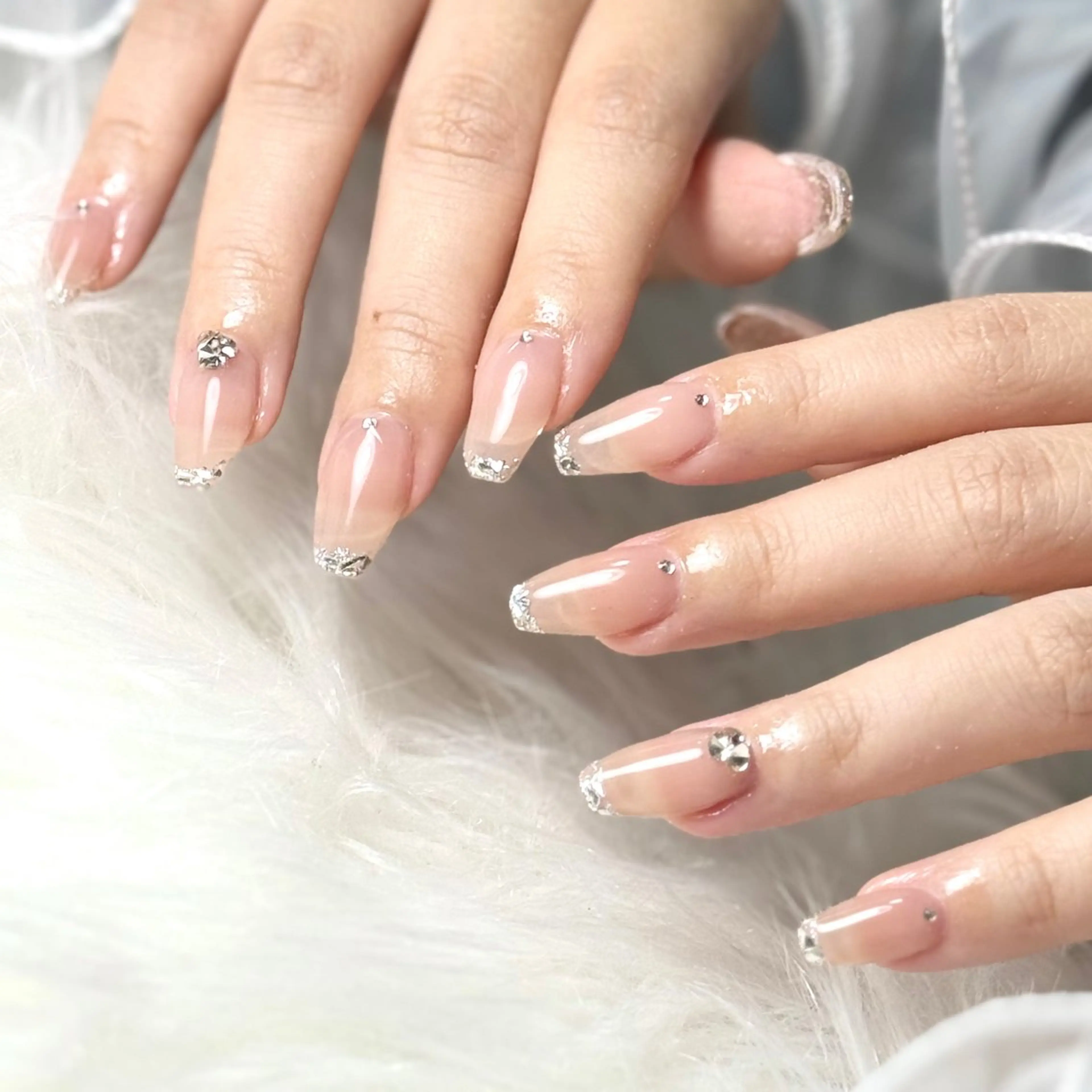 ネイル ハンドネイル ルシイ🎀新宿長さ 出しパーツ専門店のネイルデザイン